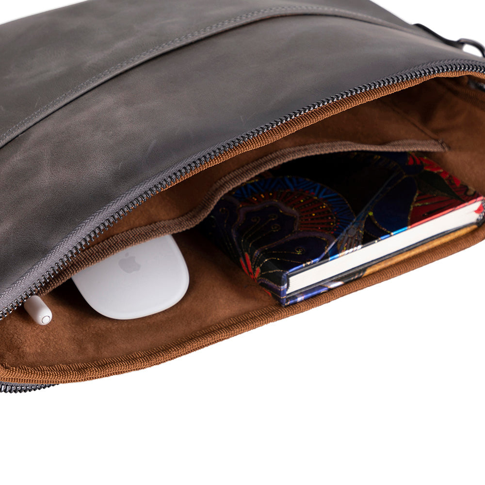 BLOOMINBAG BloomSleeve Leeds Hakiki Deri Askılı 16 inç Laptop