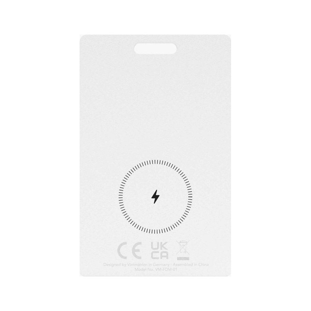 Weiße Ladekarte mit Blitzsymbol, CE- und UKCA-Logos. Model No. VM-FDM-01.