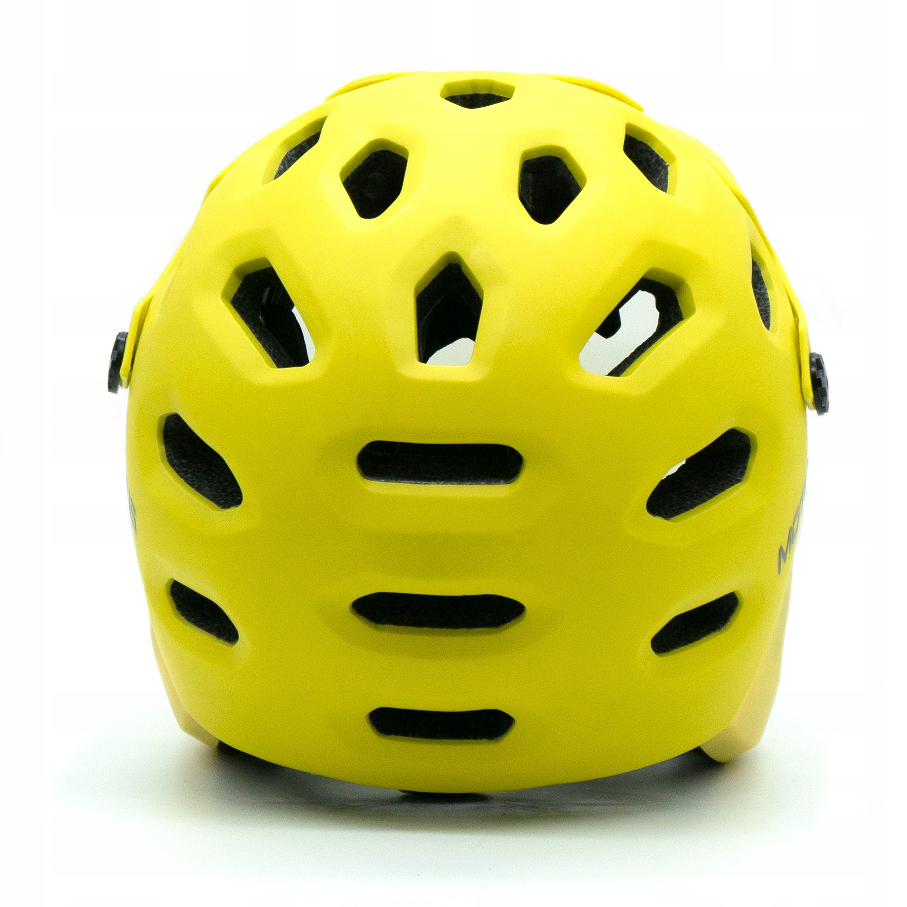 Un casco da bicicletta giallo con fori di ventilazione su sfondo bianco.