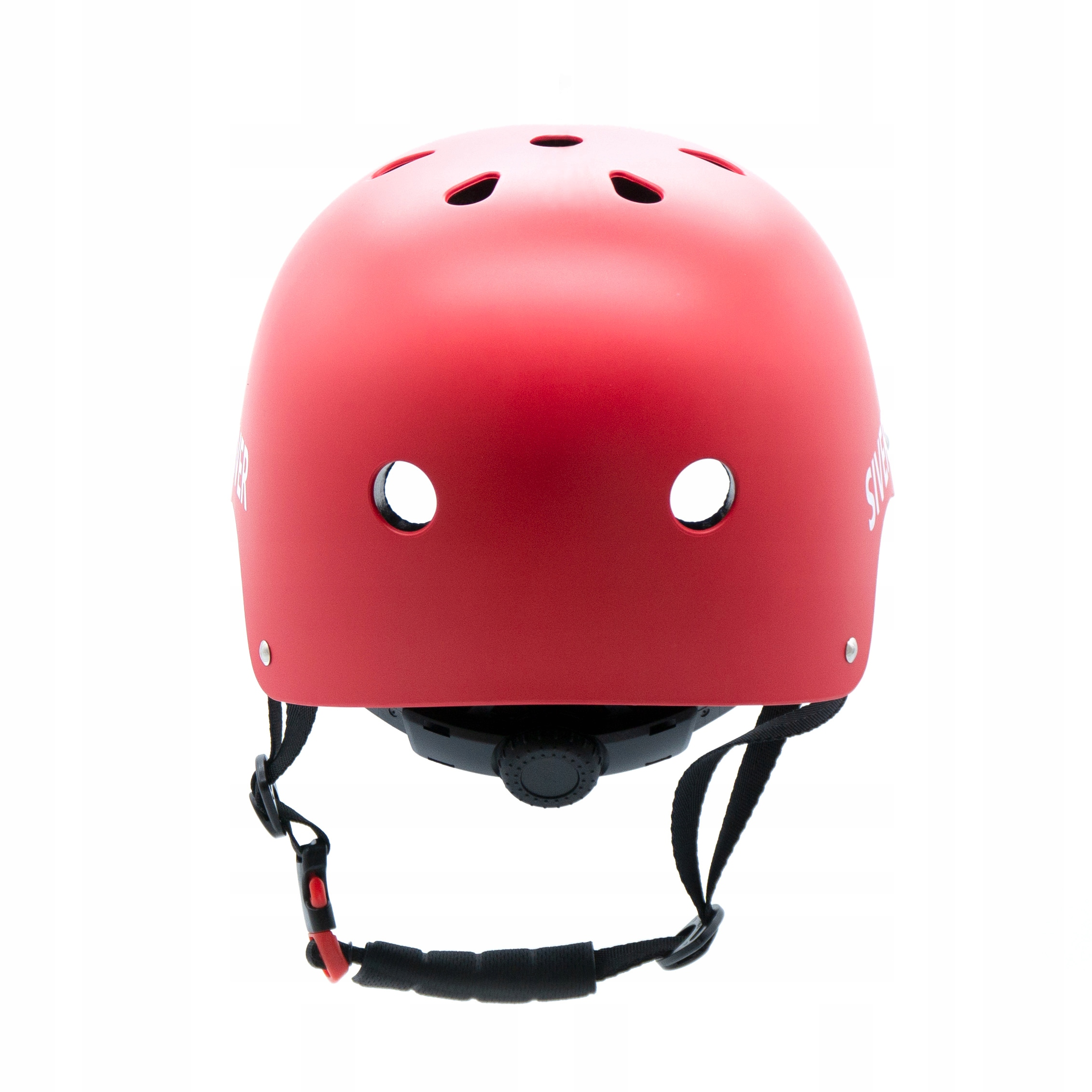 Un casco rosso con fori di ventilazione e cinghia regolabile.