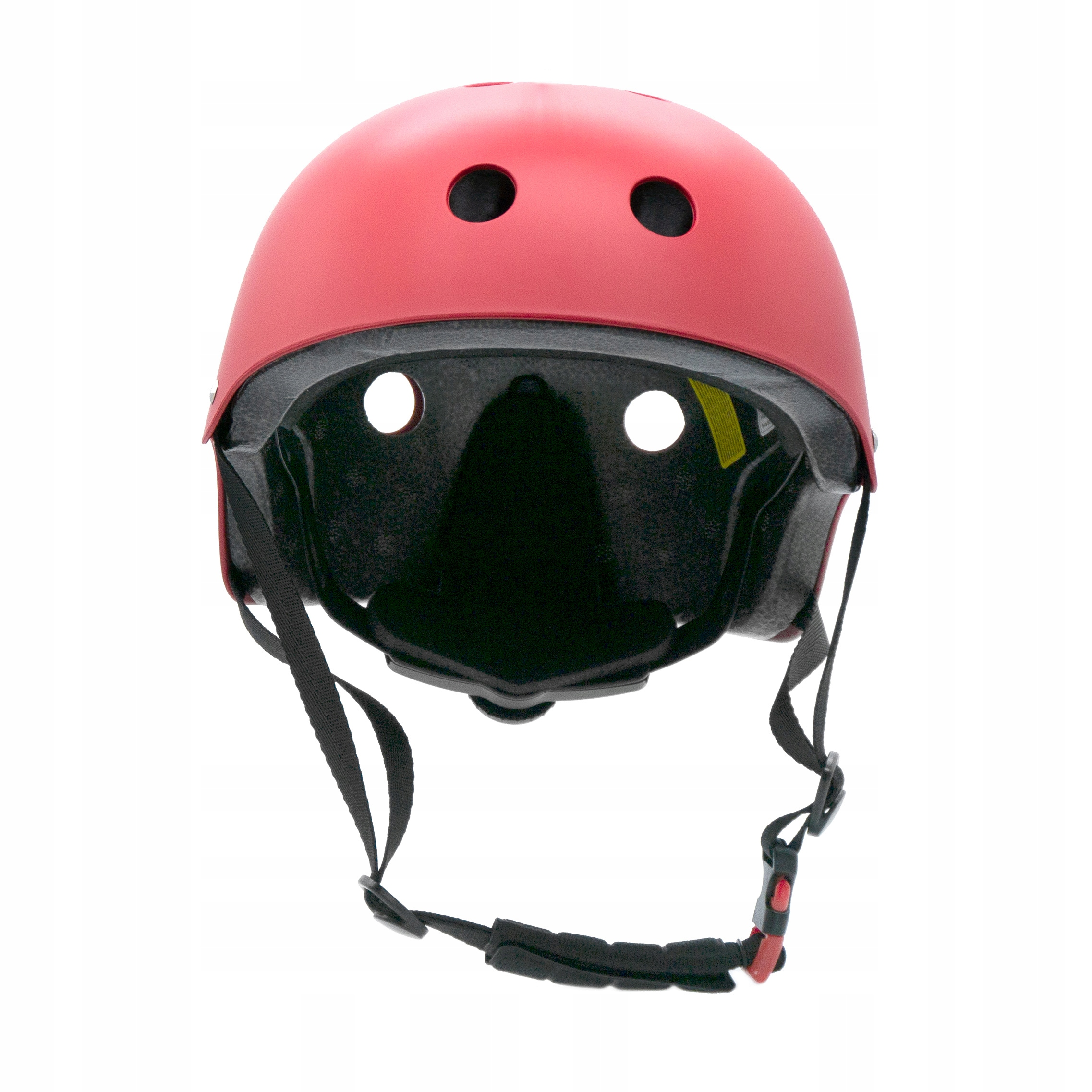 Un casco rosso con cinghie e fibbie nere.