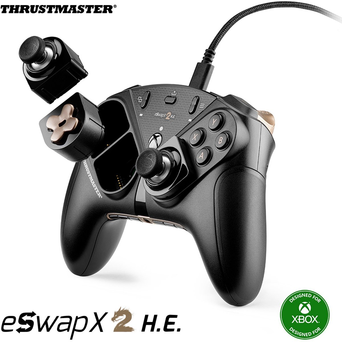 Schwarzer Xbox-Controller mit abnehmbaren Modulen, Kabel und Xbox-Logo.