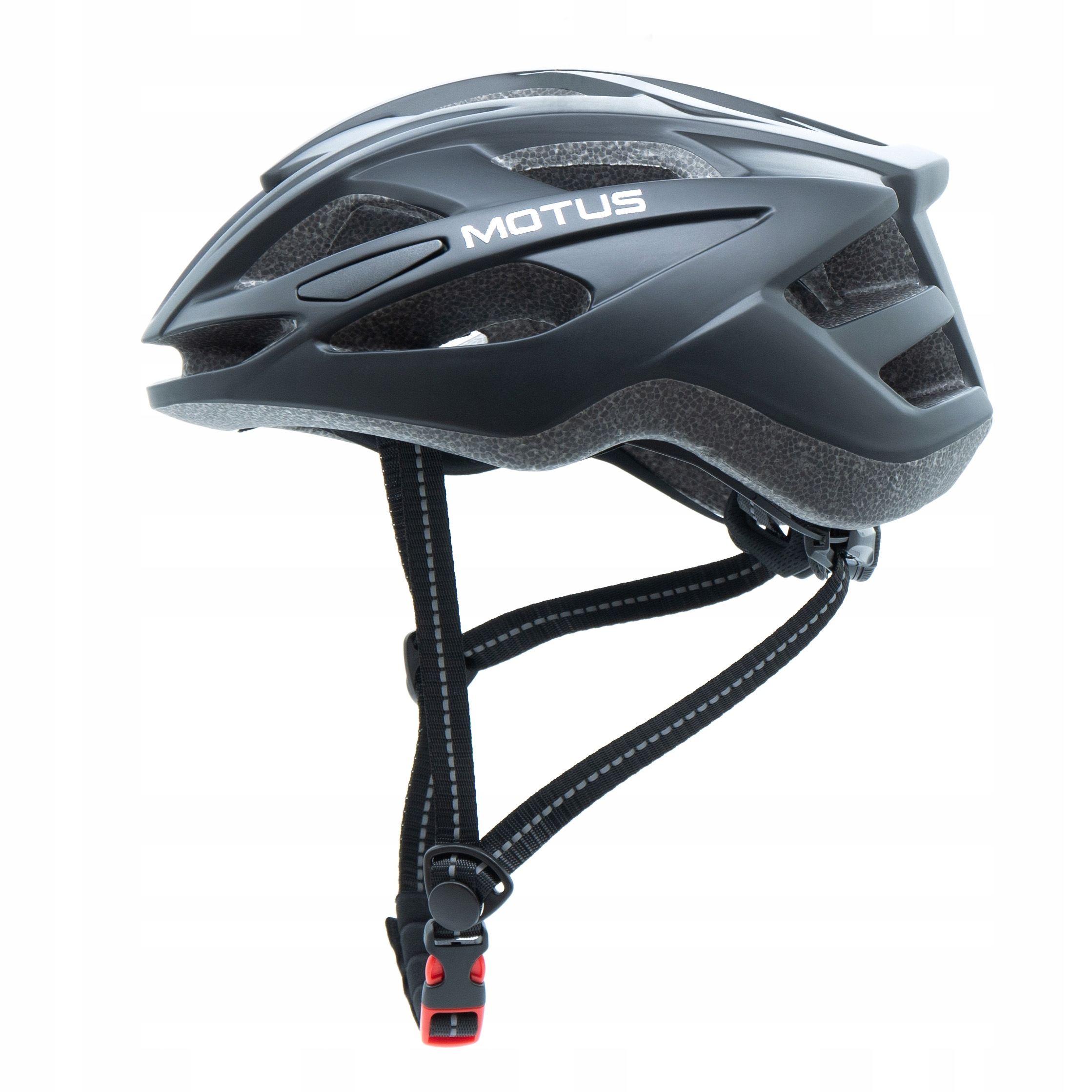Casco da bicicletta nero con logo argento, cinghie regolabili e fibbia a sgancio rapido rossa.