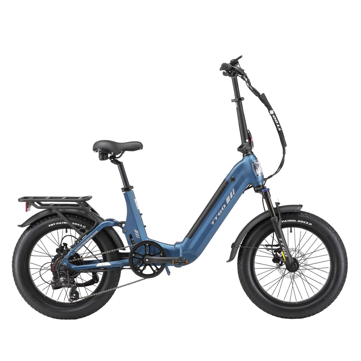 Niebieski składany rower elektryczny z grubymi oponami, bagażnikiem i logo TTGO.