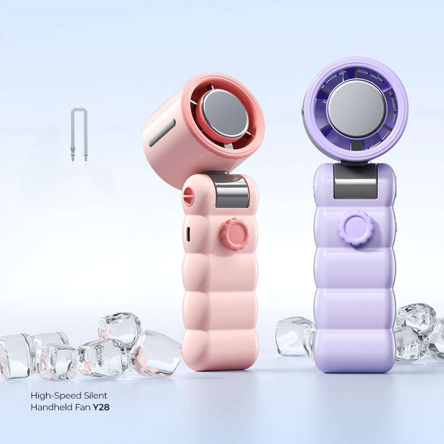 Zwei Handventilatoren, einer rosa und einer lila, mit Eiswürfeln.
