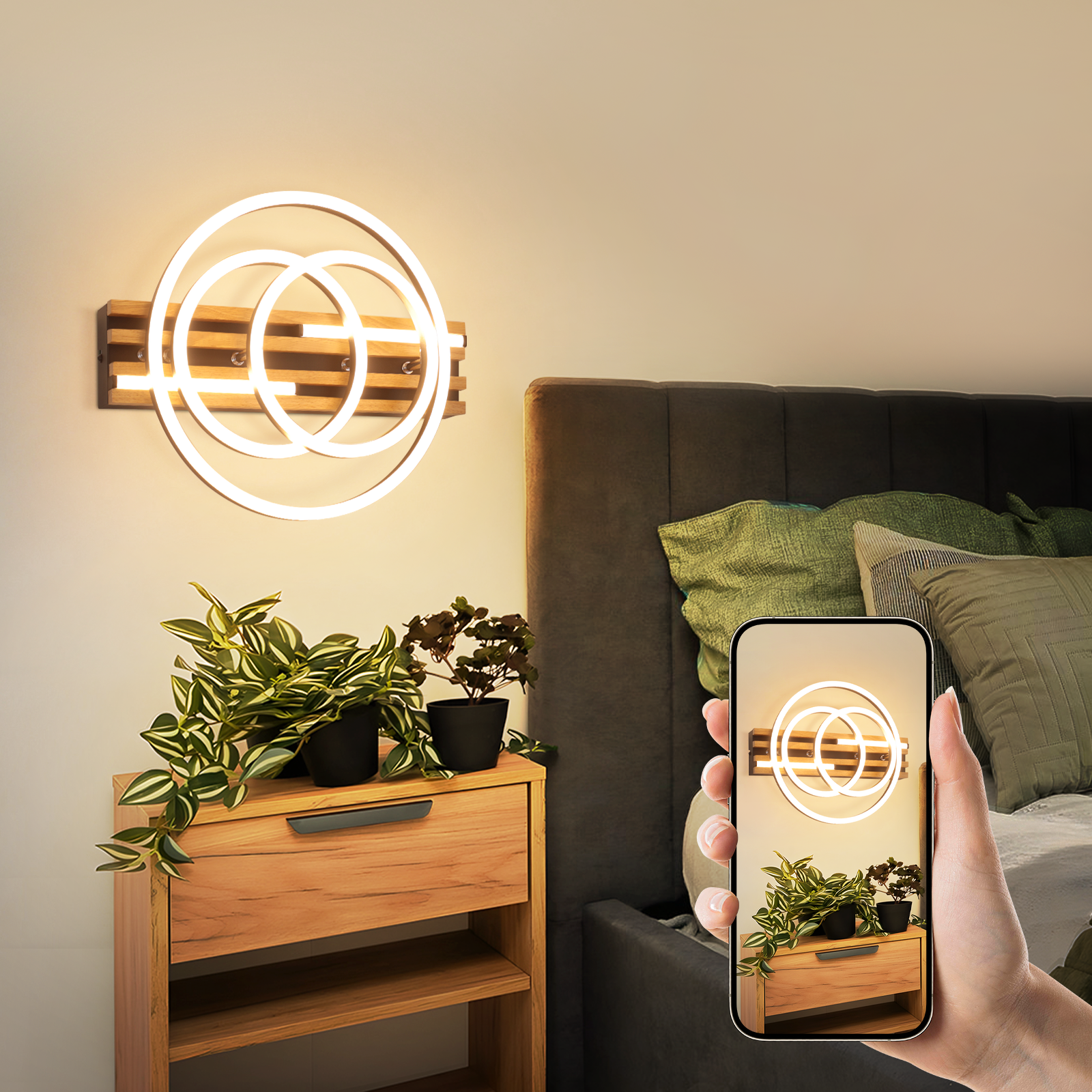 Un comodino con piante accanto a un letto, illuminato da una lampada da parete.