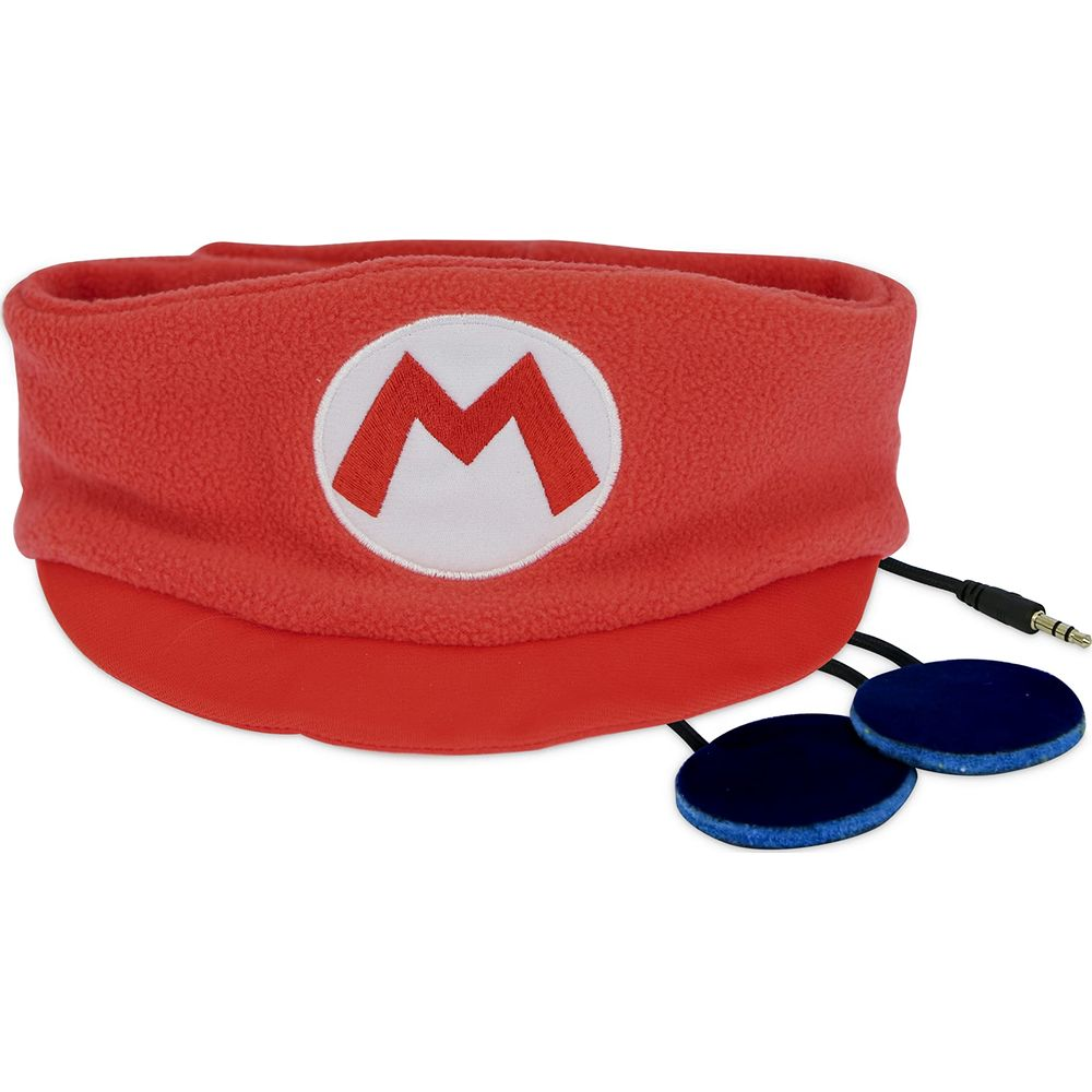 Casquette rouge avec logo Mario et écouteurs.