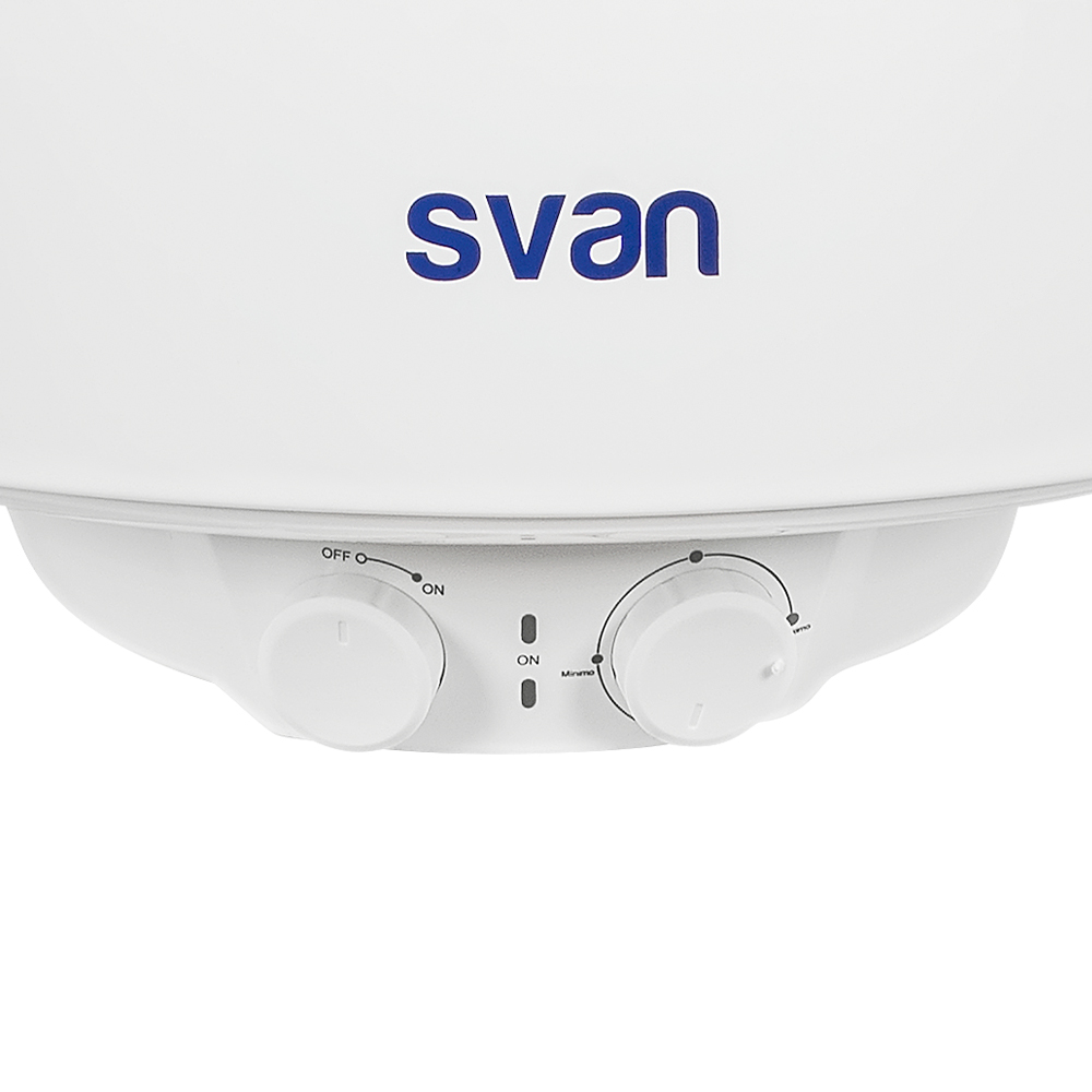 Primer plano de un electrodoméstico blanco con logo azul 'svan' y dos mandos.