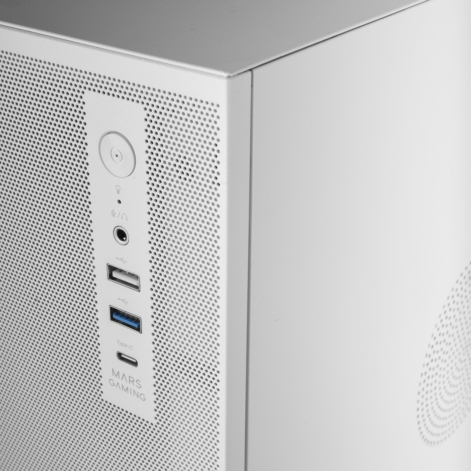 Lato case PC bianco con griglia di ventilazione e porte.