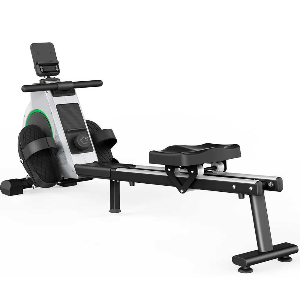 Una máquina de remo negra y plateada con asiento, pedales y pantalla.