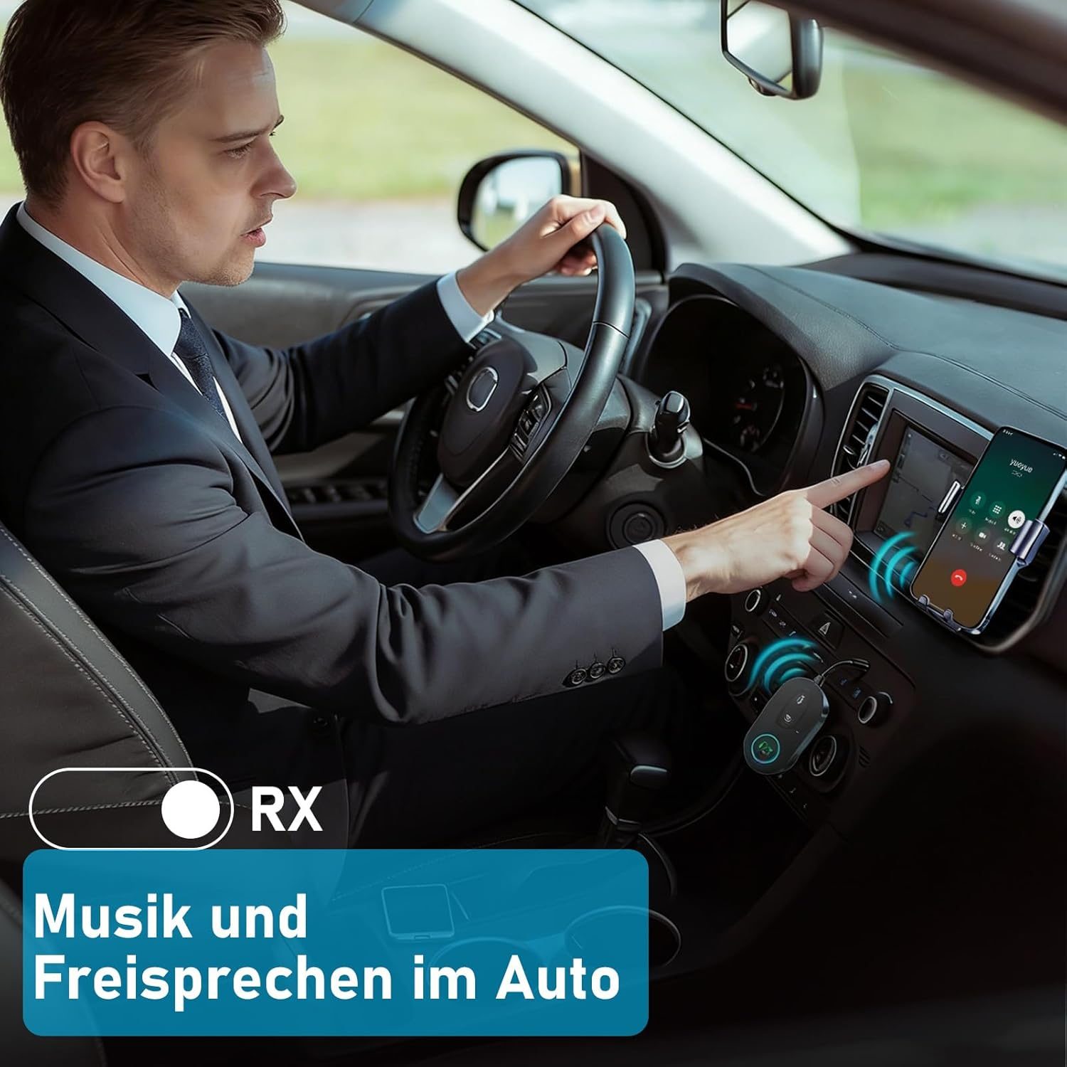 Mann im Anzug fährt Auto, berührt Handy-Navigation, Musik & Freisprechen im Auto.