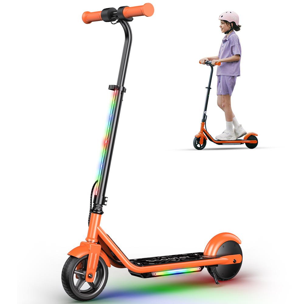 Monopattino arancione con luci LED e un bambino che lo guida.
