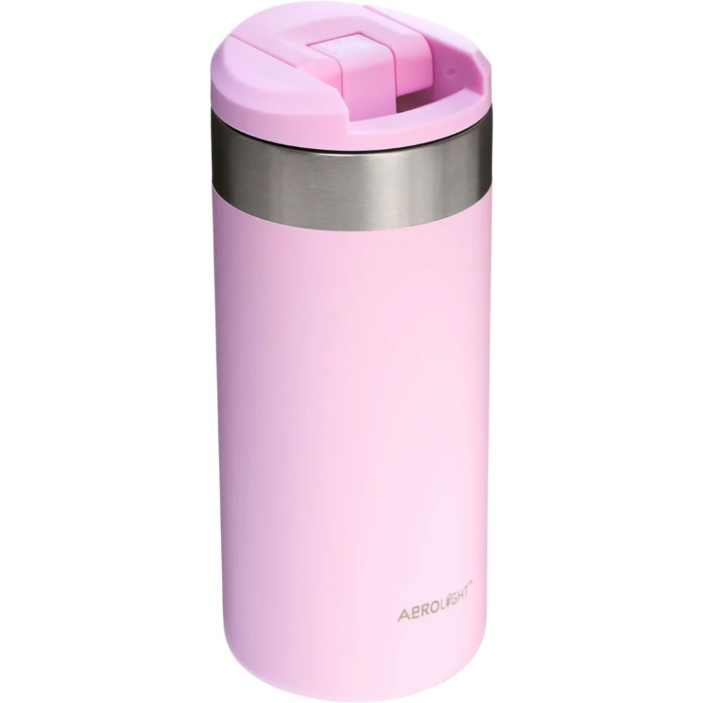 Gümüş bantlı ve kapaklı pembe seyahat kupası. Aerolight markası.