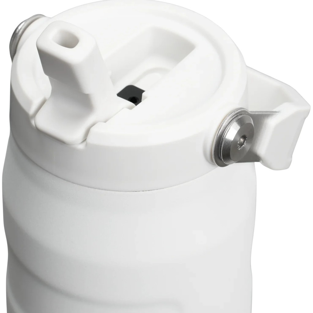 Primer plano de la tapa de una botella de agua blanca con boquilla abatible y tornillo.