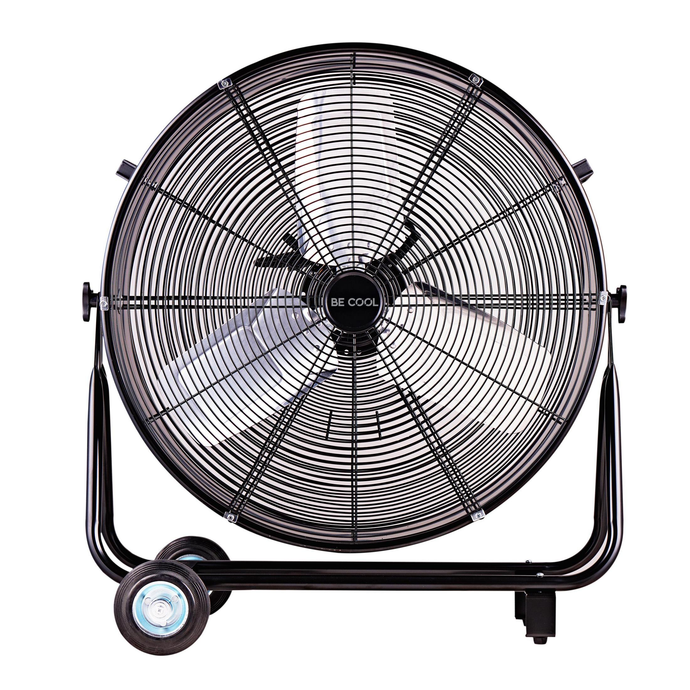 Ein schwarzer Ventilator mit Rädern und der Aufschrift 'BE COOL'.