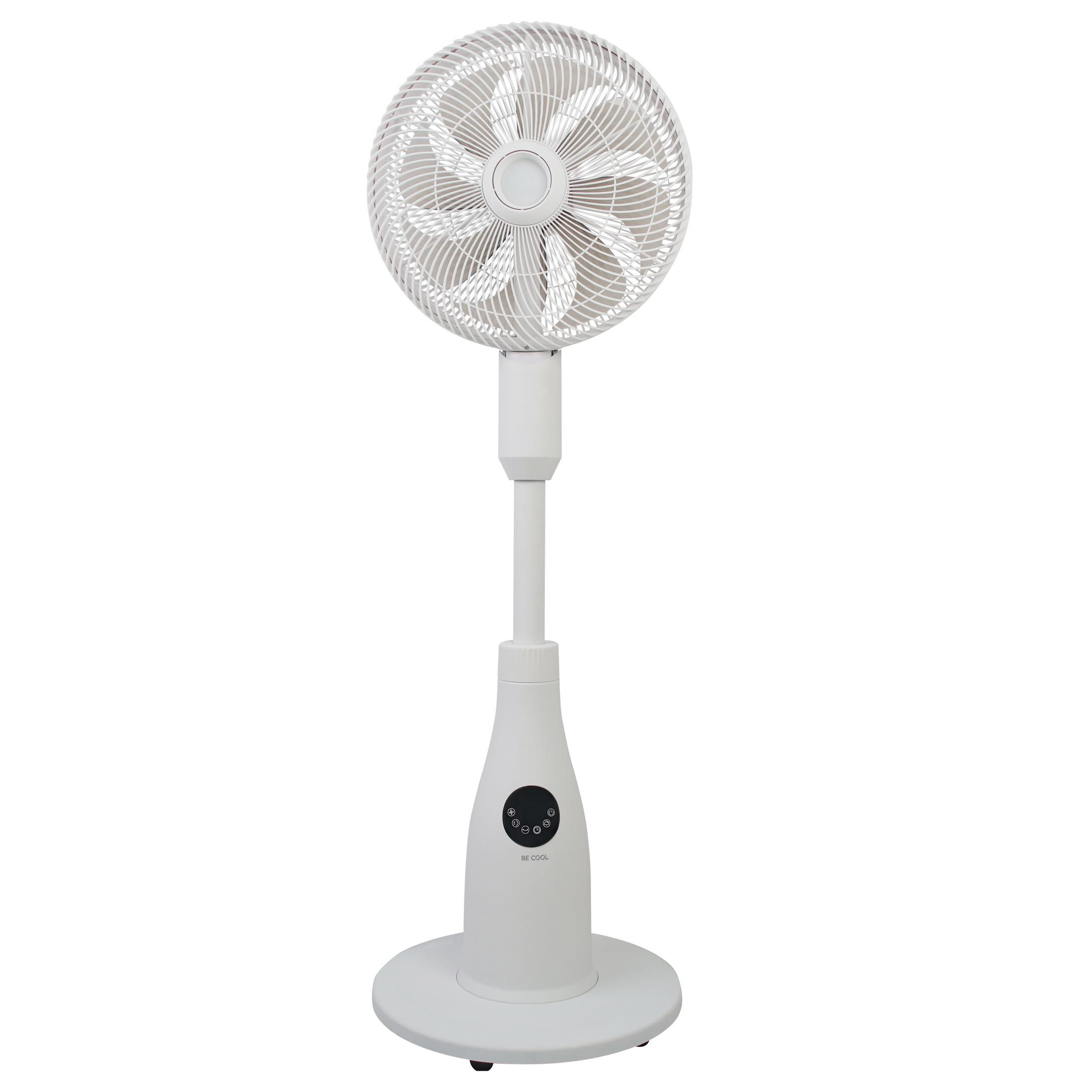 Ein weißer Standventilator mit rundem Sockel und Bedienfeld.