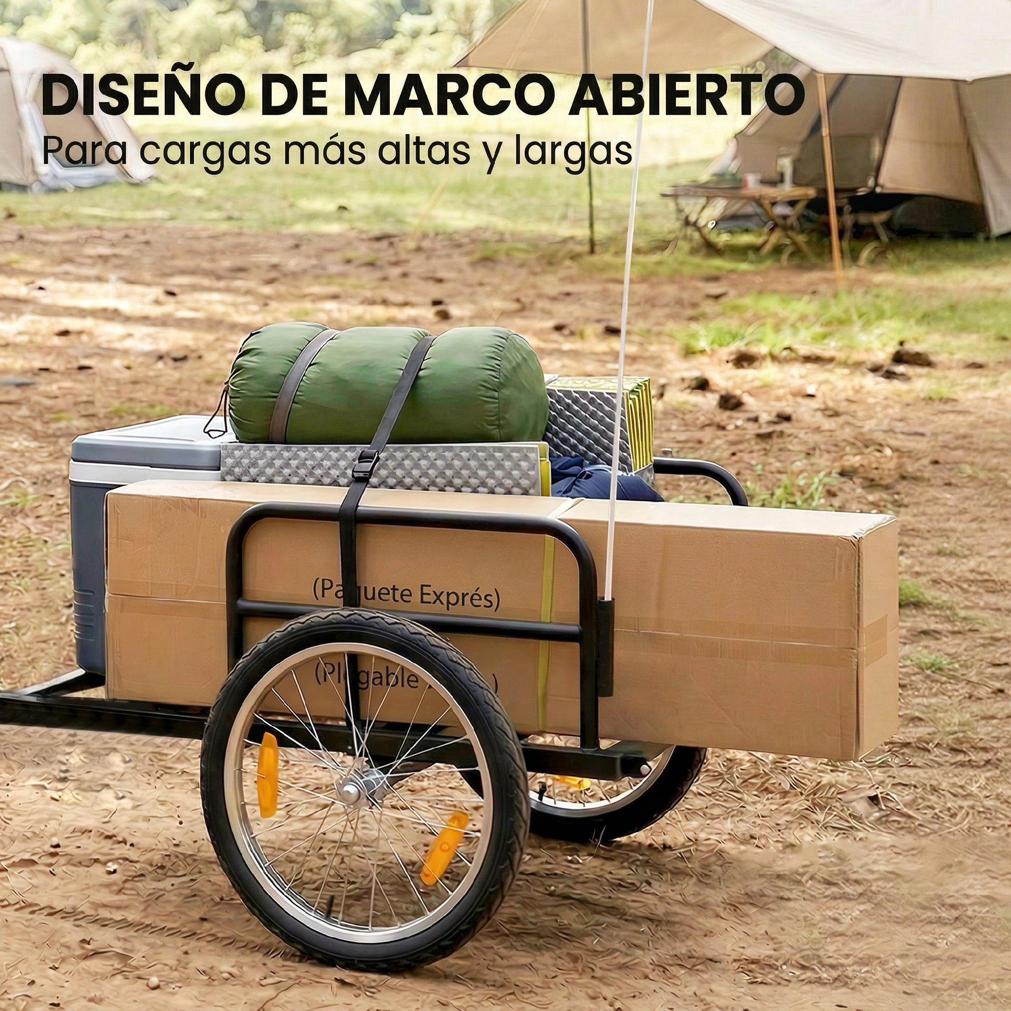 Un remolque con una nevera, saco de dormir y cajas, al aire libre.