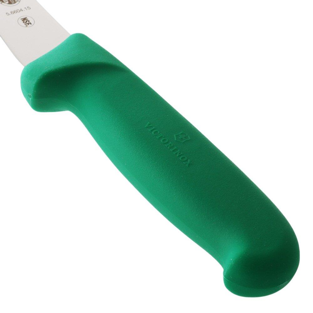 Yeşil Victorinox bıçak sapı ve bıçağın bir kısmının yakın çekimi.