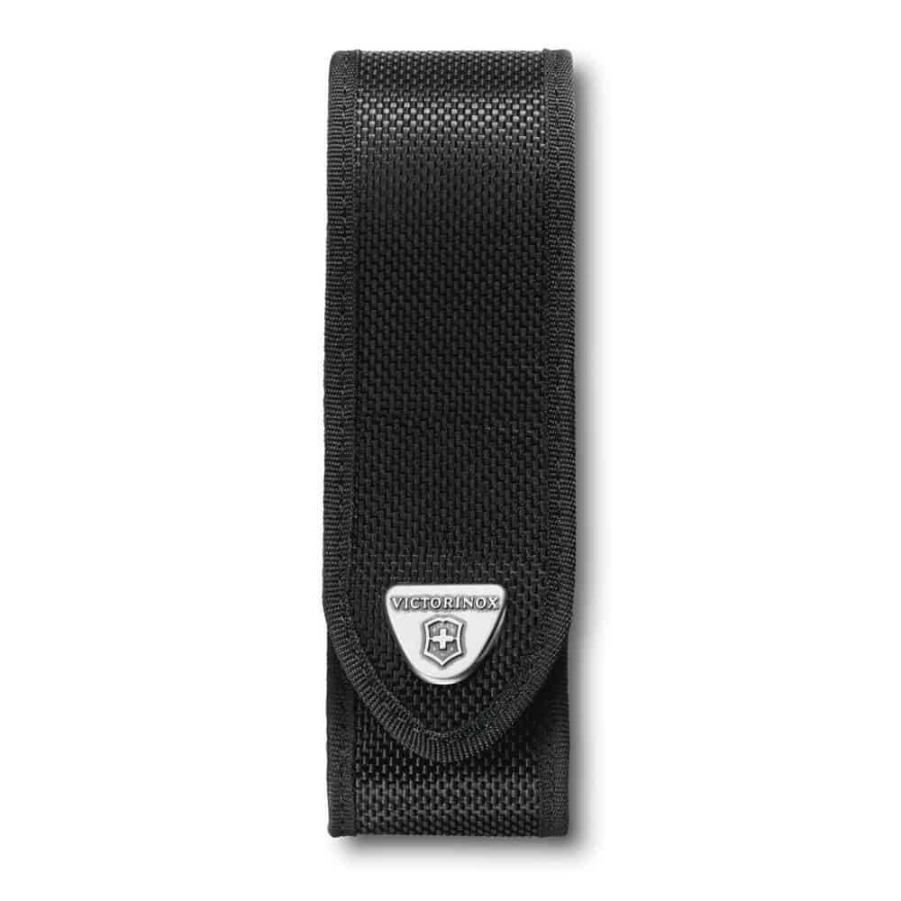 Gümüş amblemli ve haçlı siyah Victorinox kılıfı.