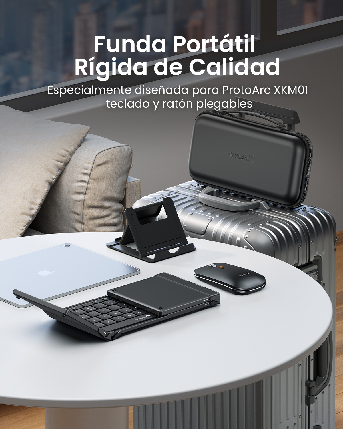 Teclado y ratón plegables ProtoArc XKM01 sobre una mesa.