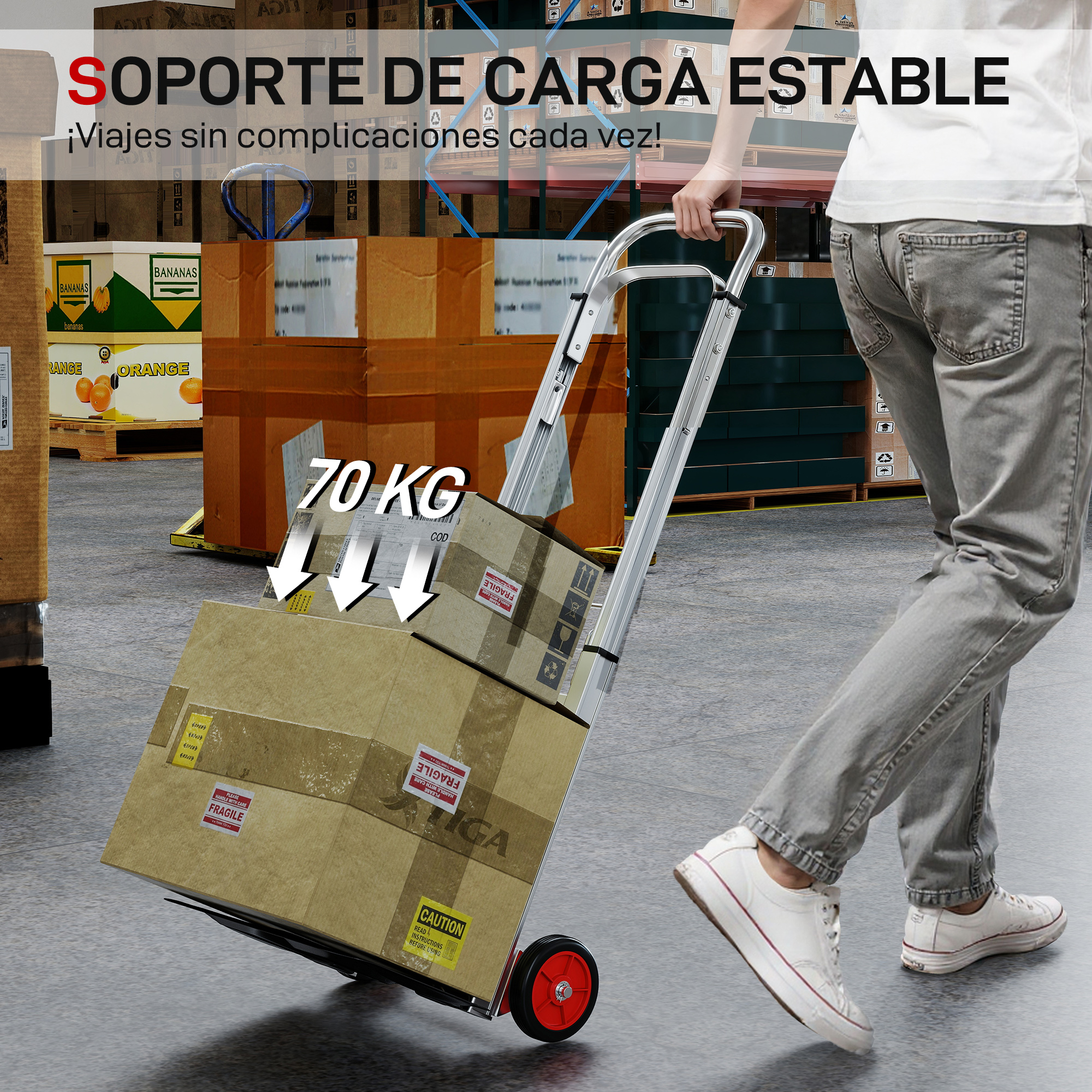 Persona empuja carretilla con cajas, 70 kg de capacidad, almacén con estanterías y mercancía.