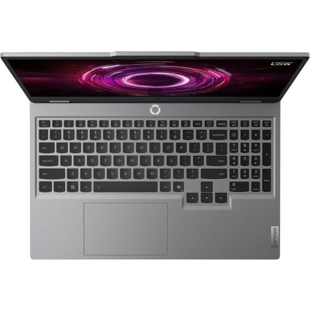 Renkli soyut bir duvar kağıdı gösteren açık ekranlı gümüş Lenovo dizüstü bilgisayar.