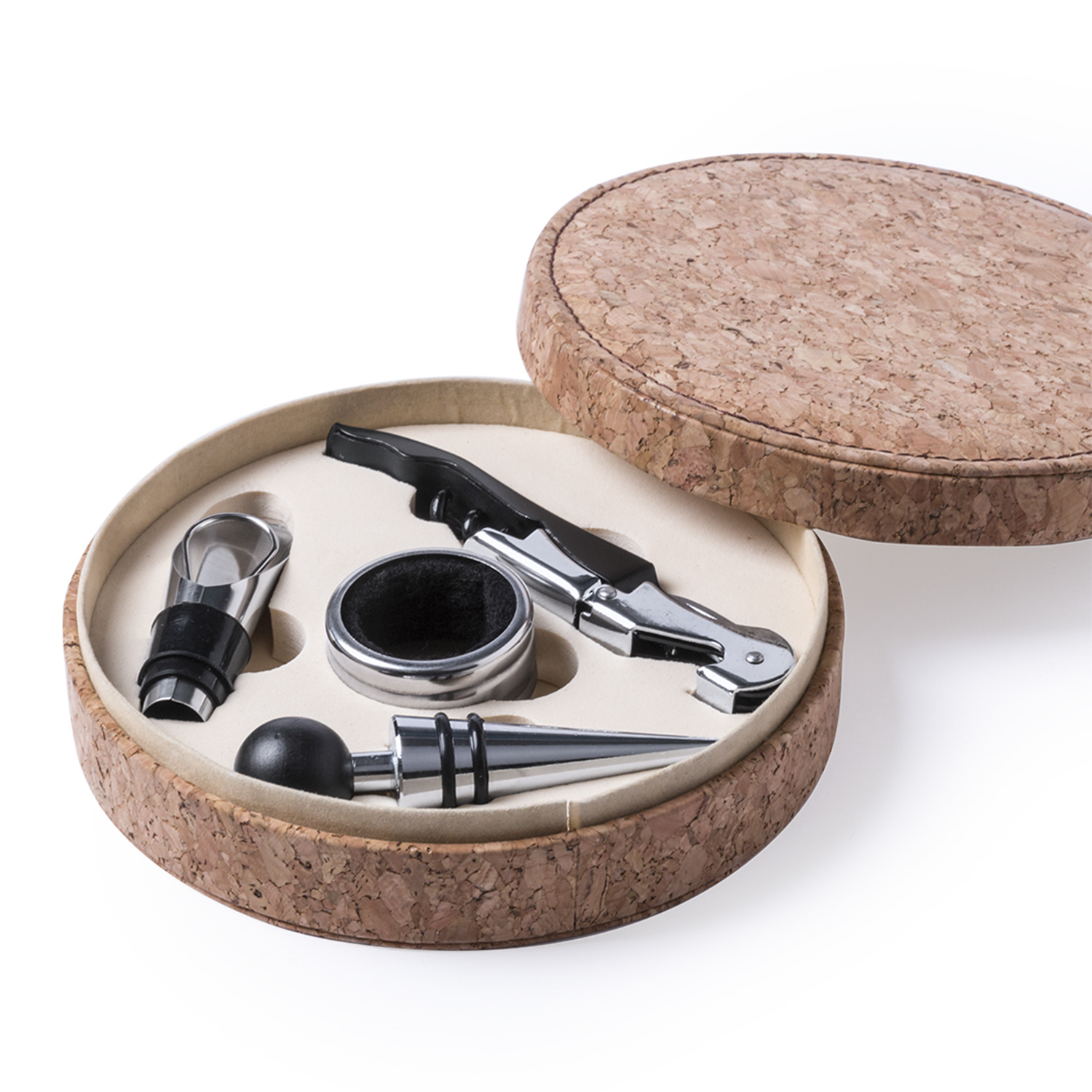 Un set di accessori per vino in un contenitore rotondo di sughero con coperchio. Include cavatappi, versatore e tappo.