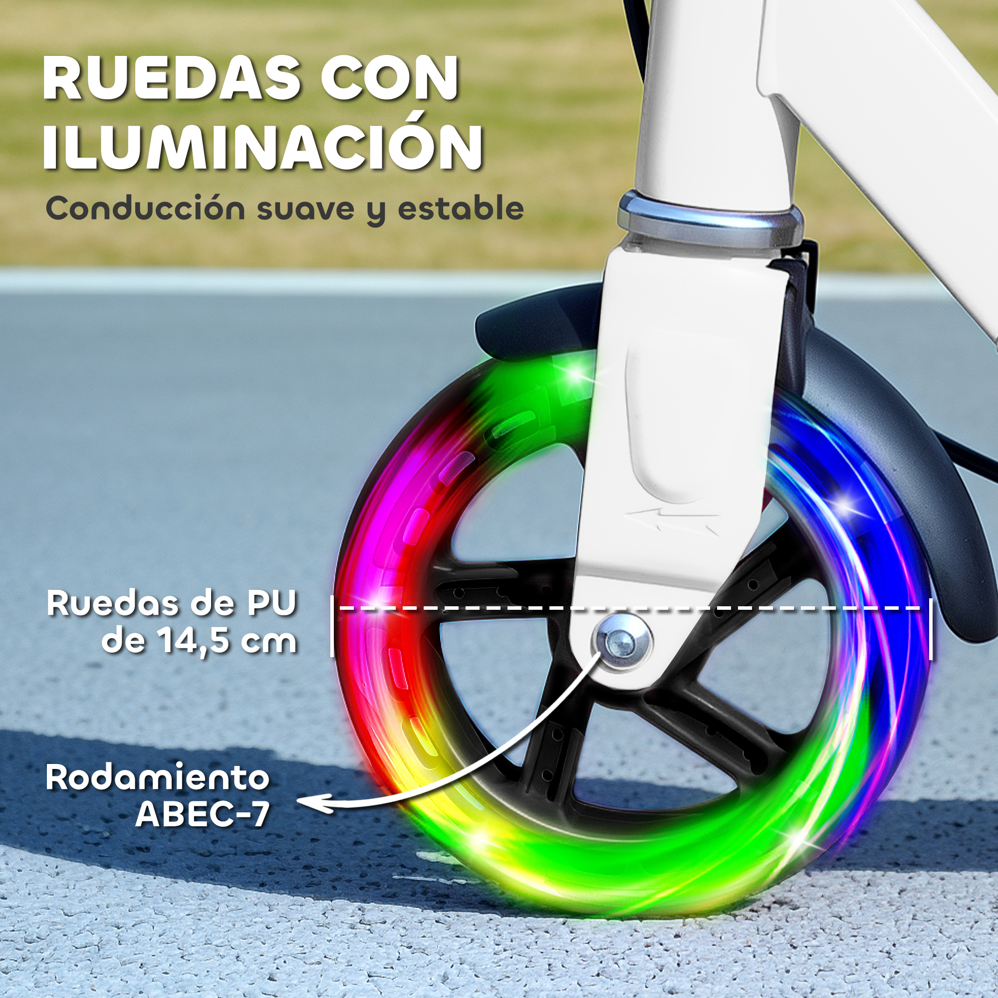 Una rueda de patinete iluminada con colores de arcoíris brilla sobre asfalto.