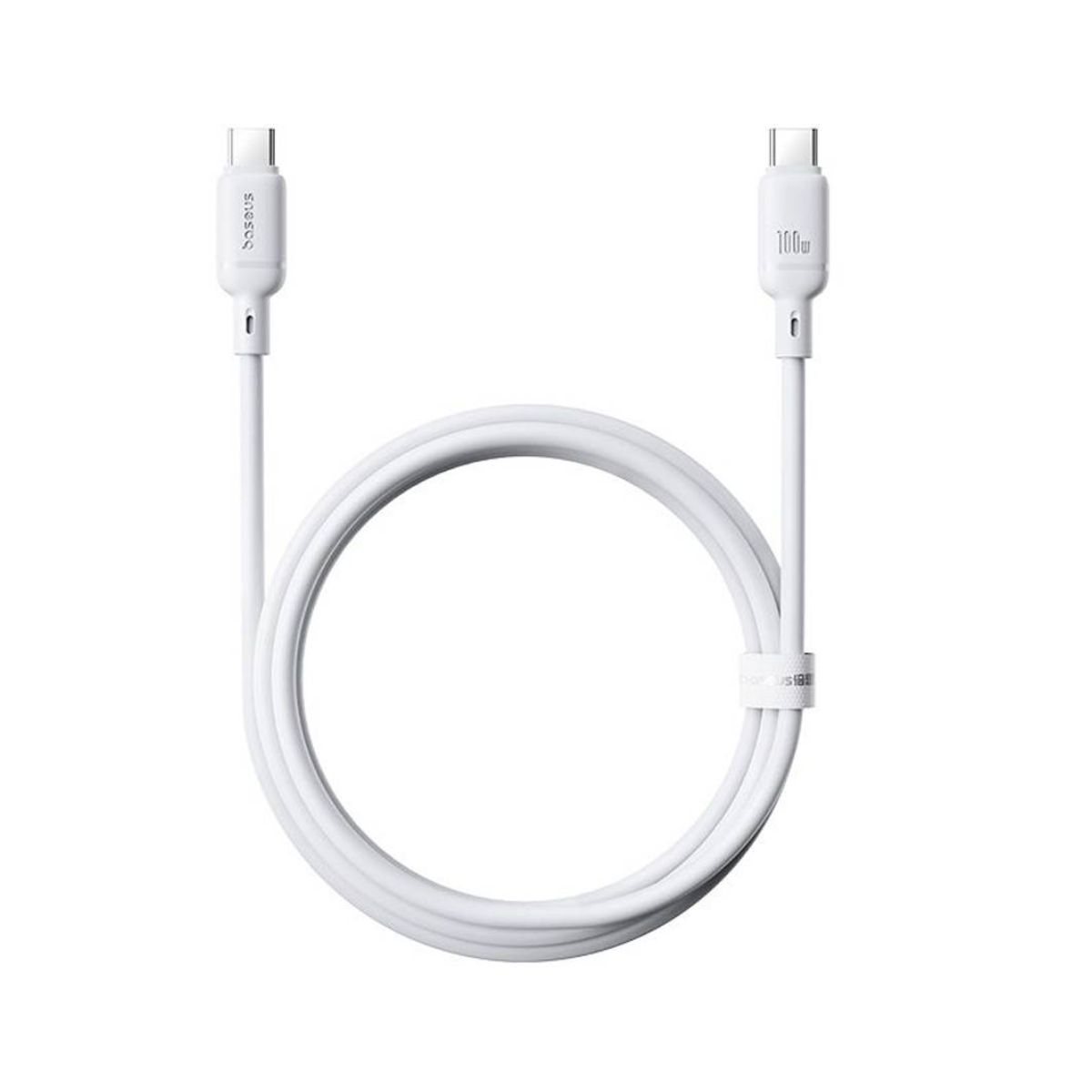 Een witte USB-C kabel met 100W-aanduiding, netjes opgerold op witte achtergrond.