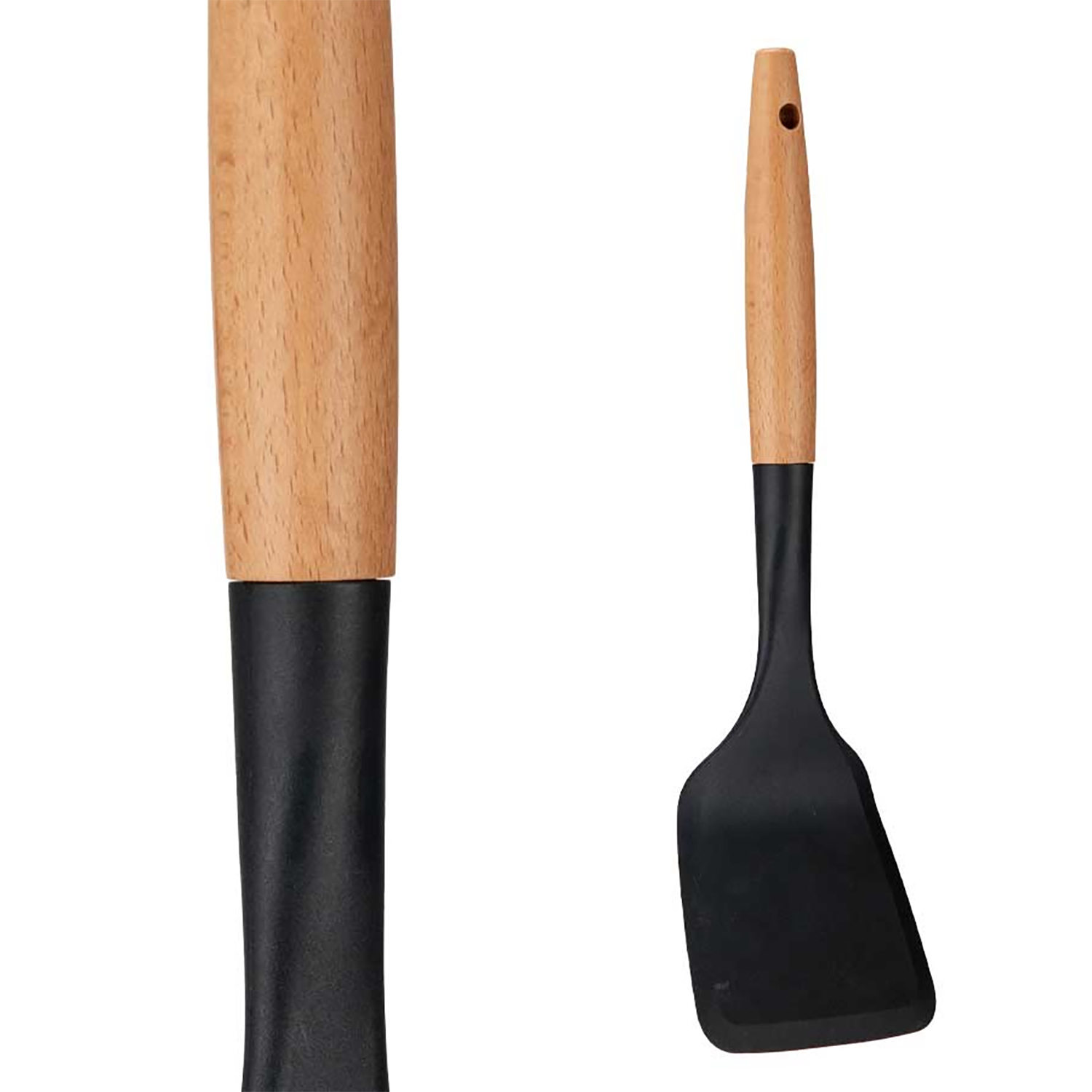 Un utensile da cucina con manico in legno e spatola nera.