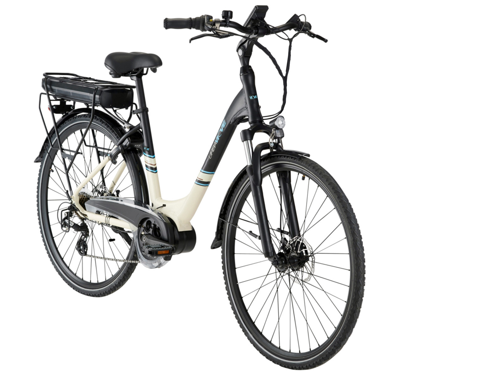 Een crèmekleurige e-bike met zwart frame en bagagedrager tegen een witte achtergrond.