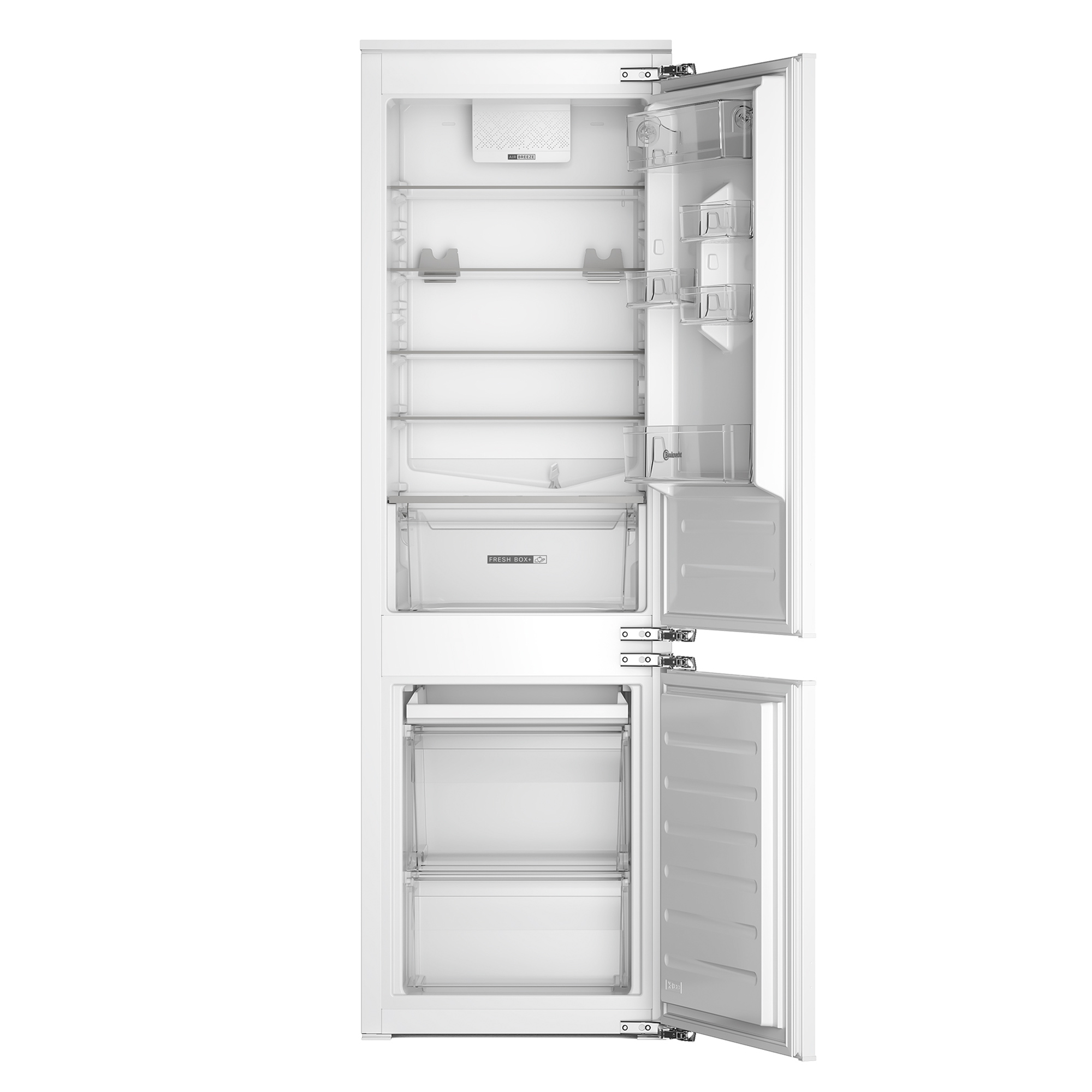 Ein weißer Kühlschrank mit geöffneter Tür und mehreren Glasböden.