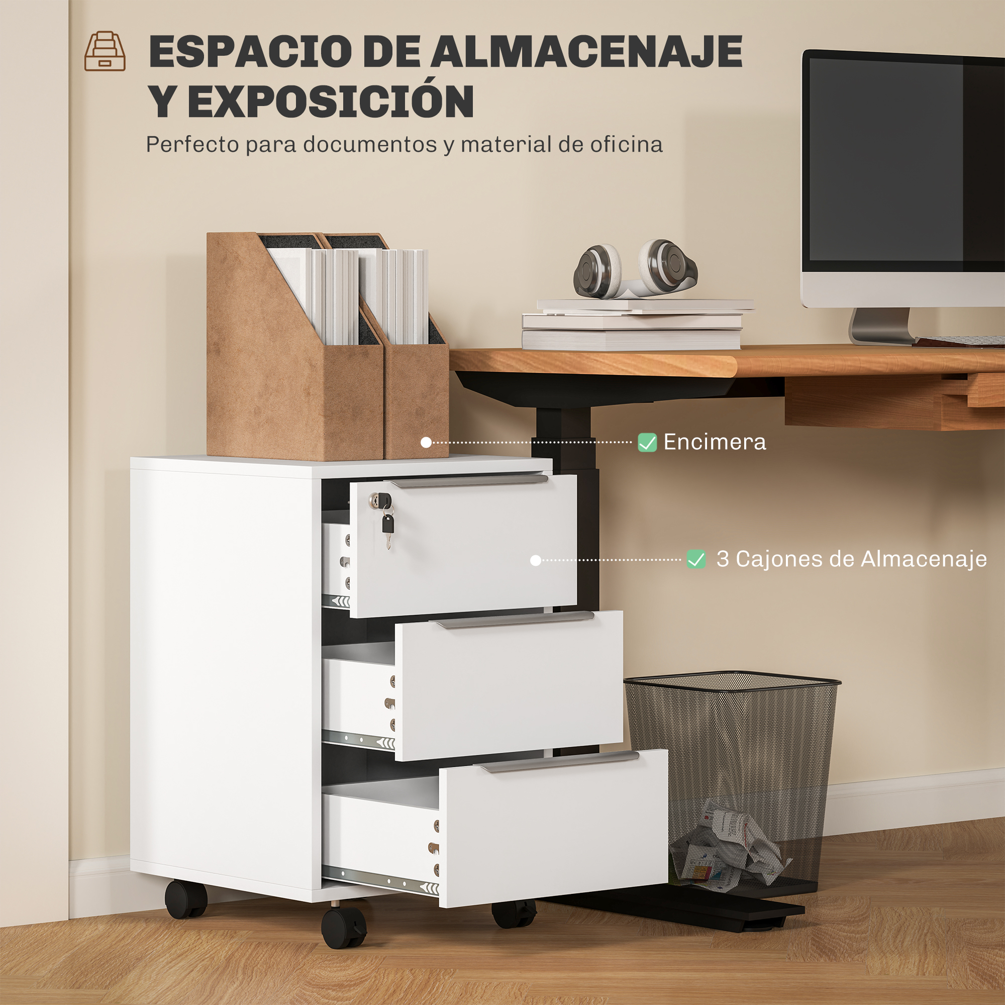 Un archivador blanco con tres cajones, lleno de documentos, junto a una papelera.