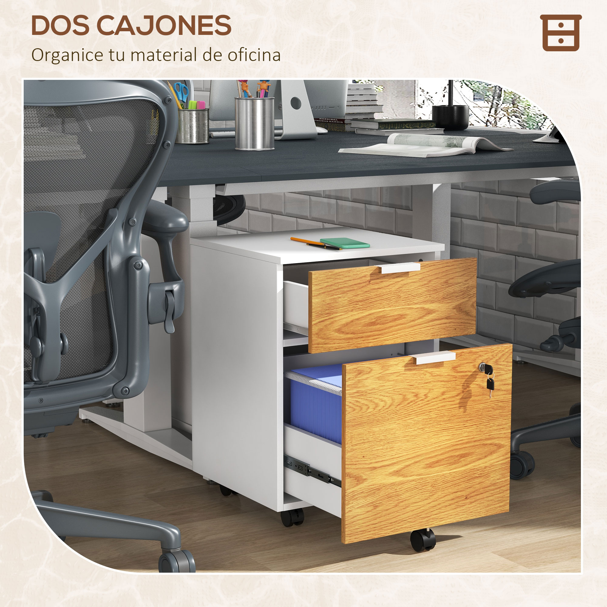 Un archivador blanco con dos cajones de madera está debajo de un escritorio.