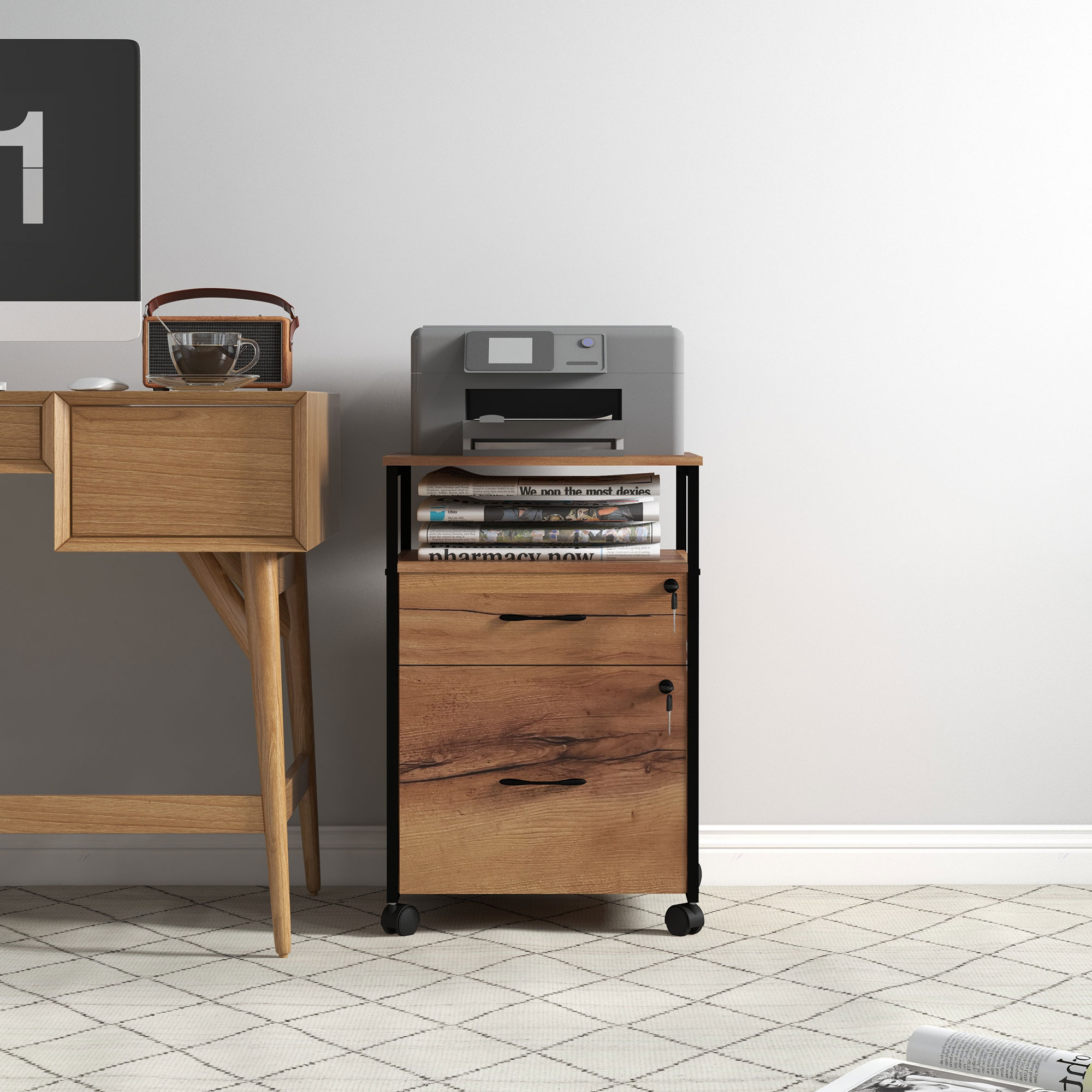 Una impresora encima de un mueble de madera con periódicos y cajones.