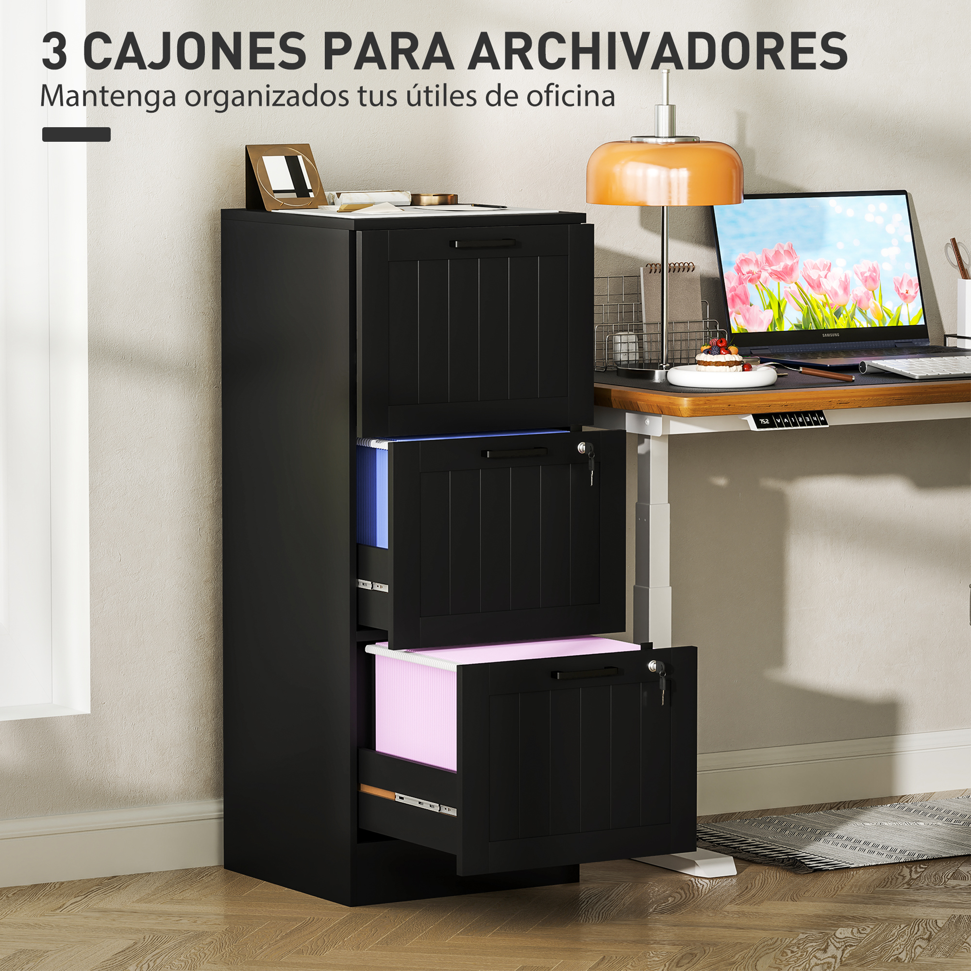 Gabinete de archivo negro con tres cajones, uno parcialmente abierto, mostrando carpetas.