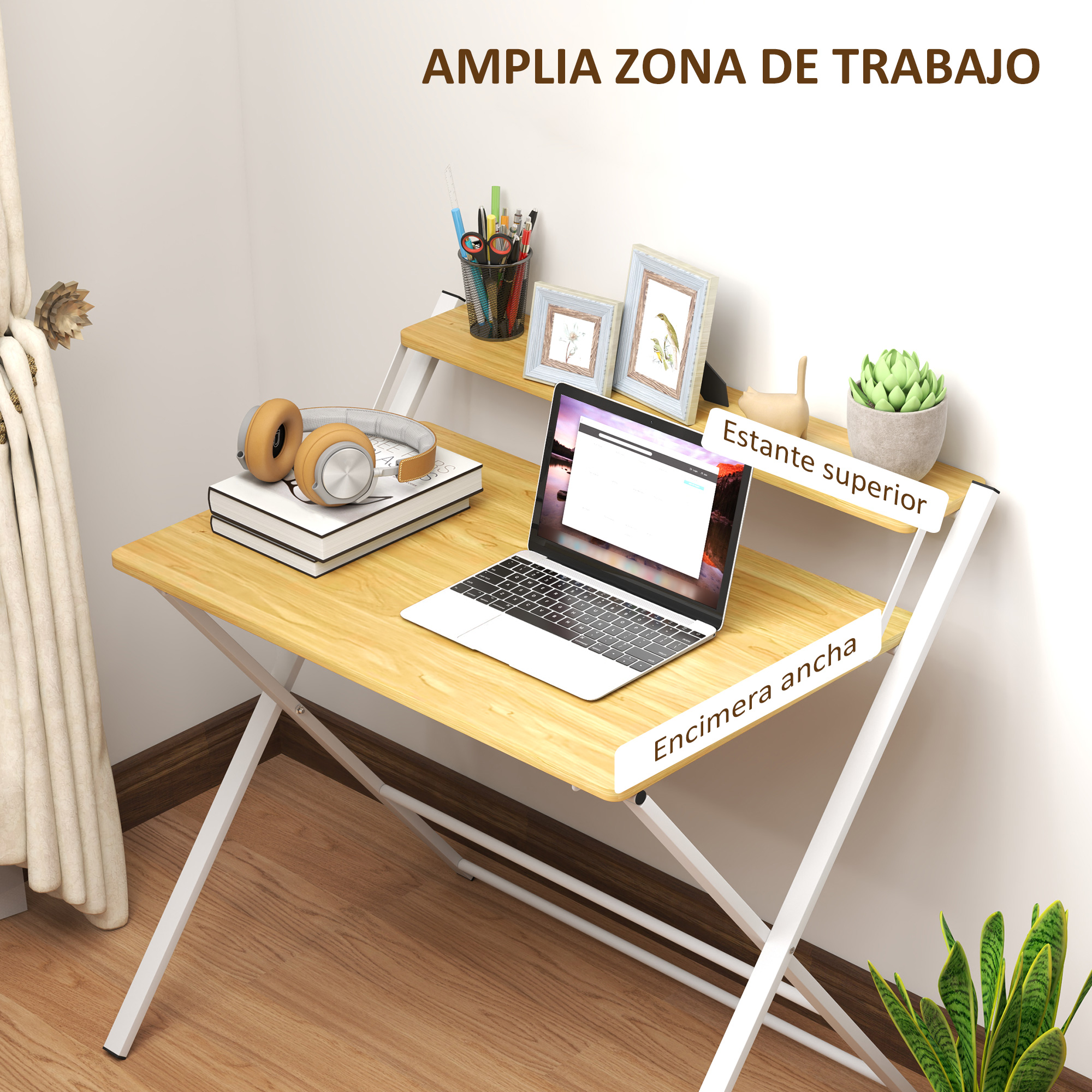 Escritorio con portátil, auriculares y material de oficina en suelo de madera.
