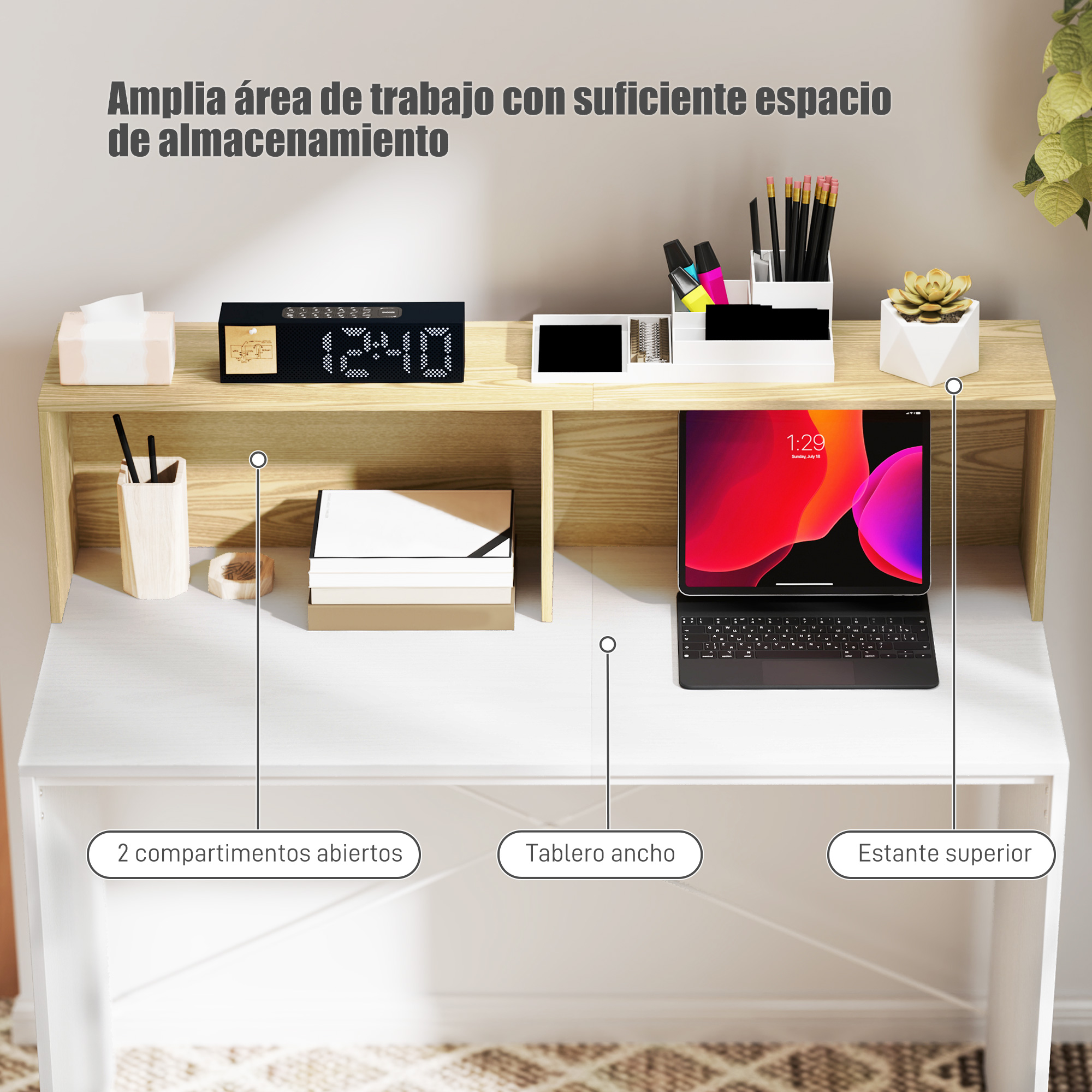 Escritorio con estante superior: Blanca repisa con material de oficina y tablet.