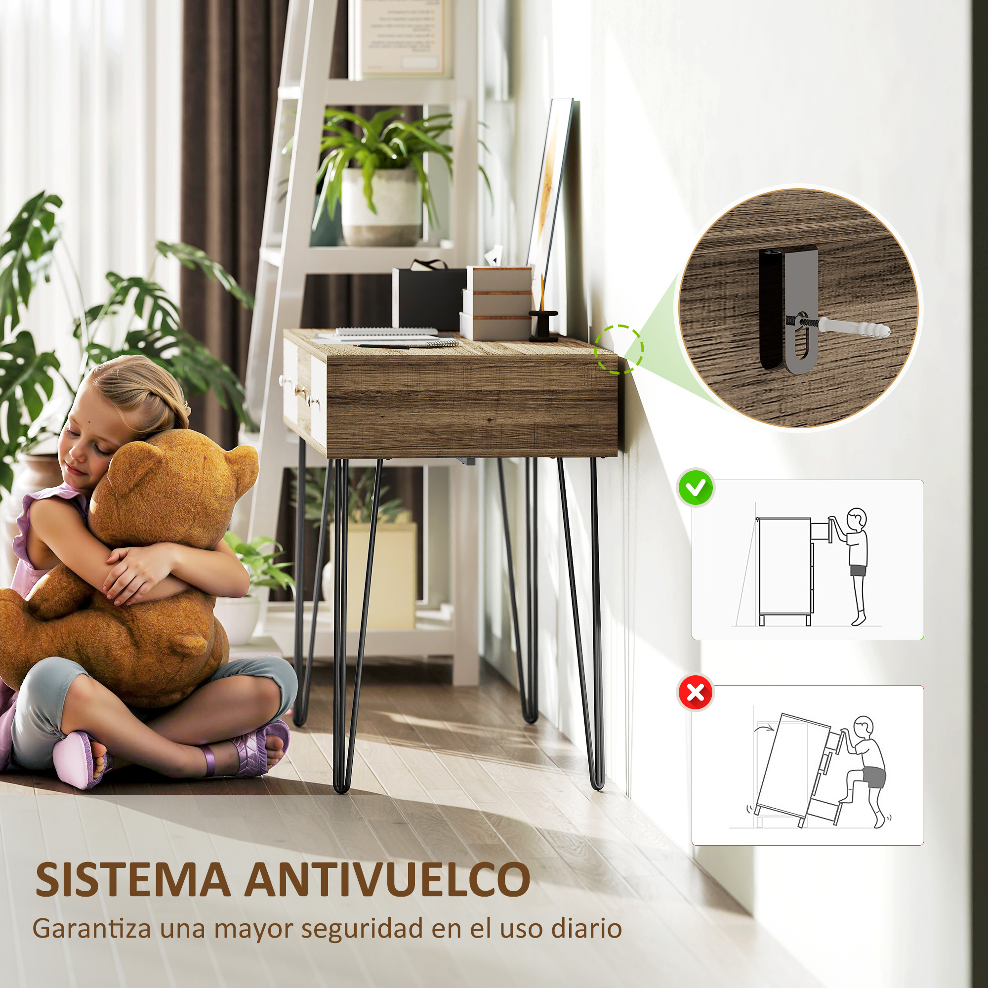 Una niña abraza un oso de peluche junto a un escritorio con sistema antivuelco.