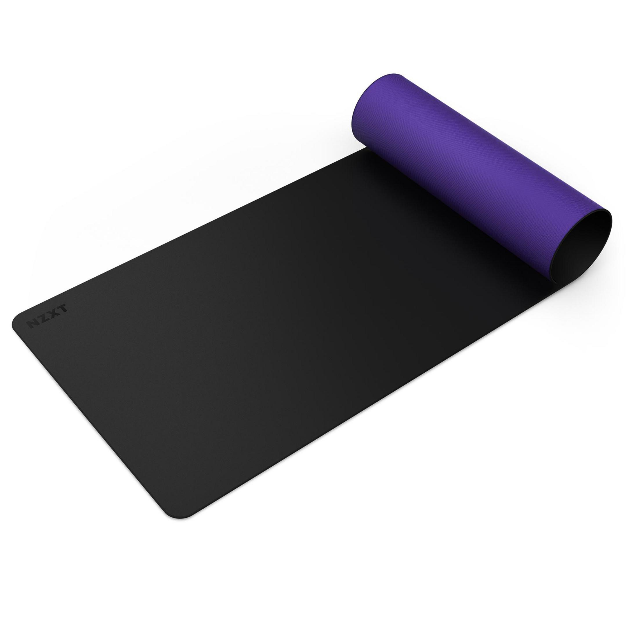 Schwarze Matte, teilweise aufgerollt mit violetter Oberseite.