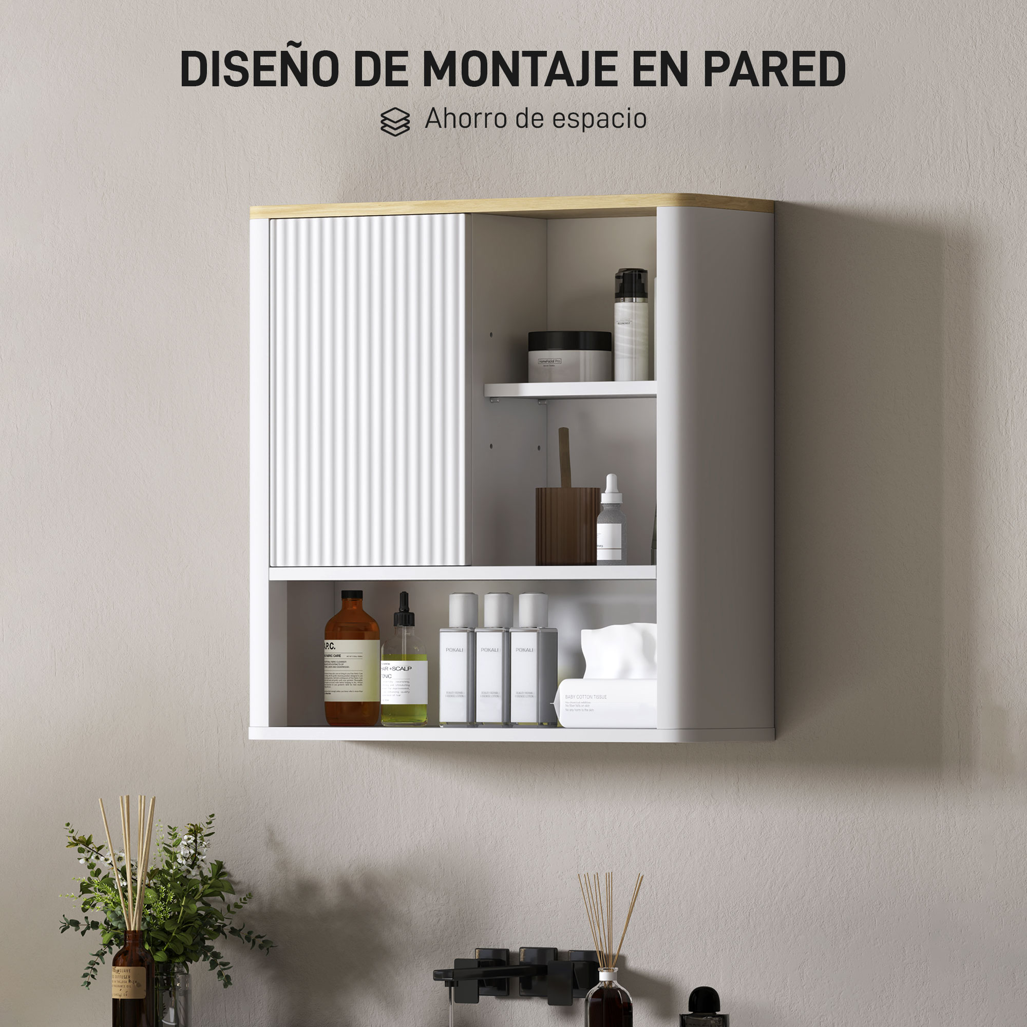 Un armario blanco de pared con detalles en madera, lleno de artículos de tocador.