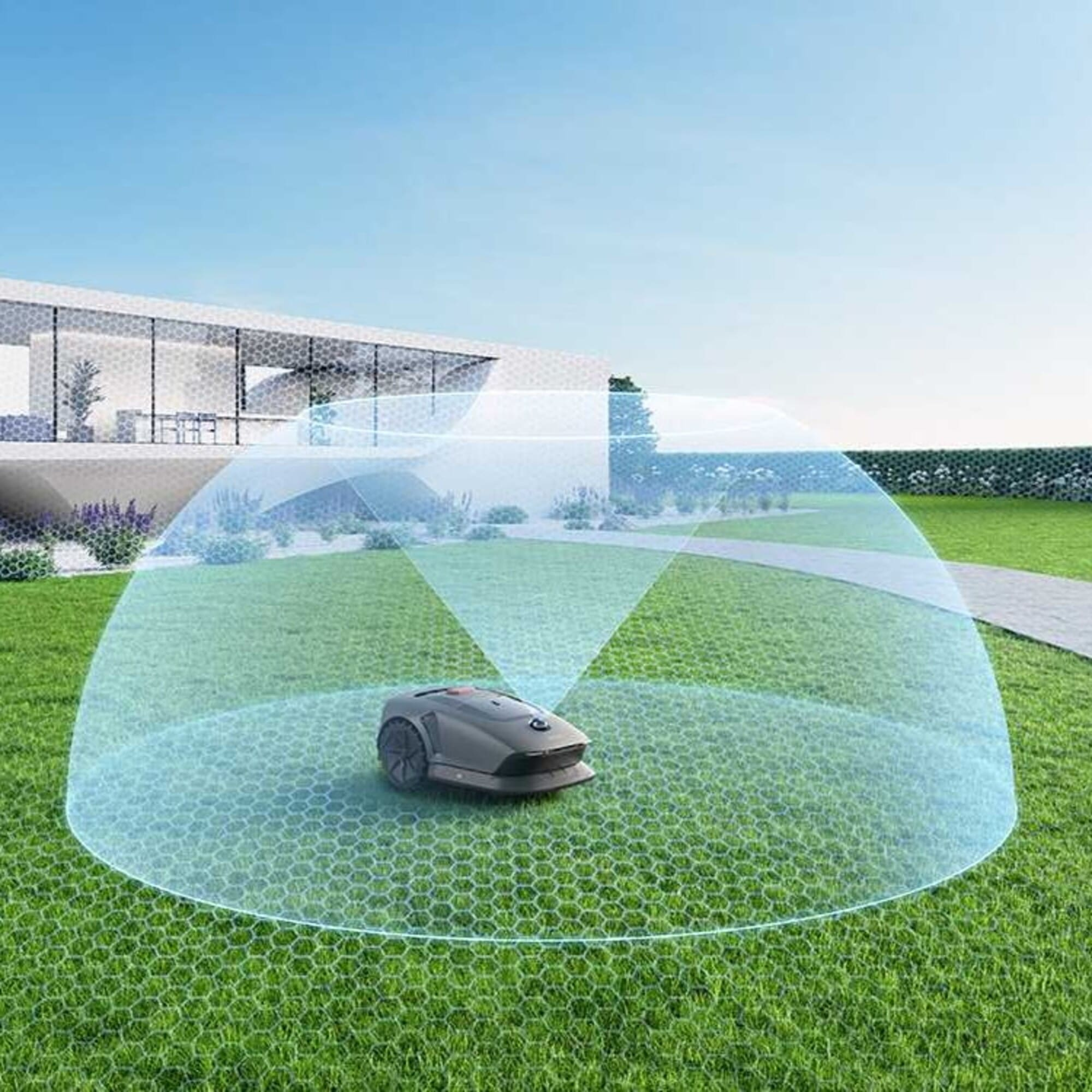 Un robot cortacésped sobre césped frente a una casa moderna, con zonas de seguridad azules.