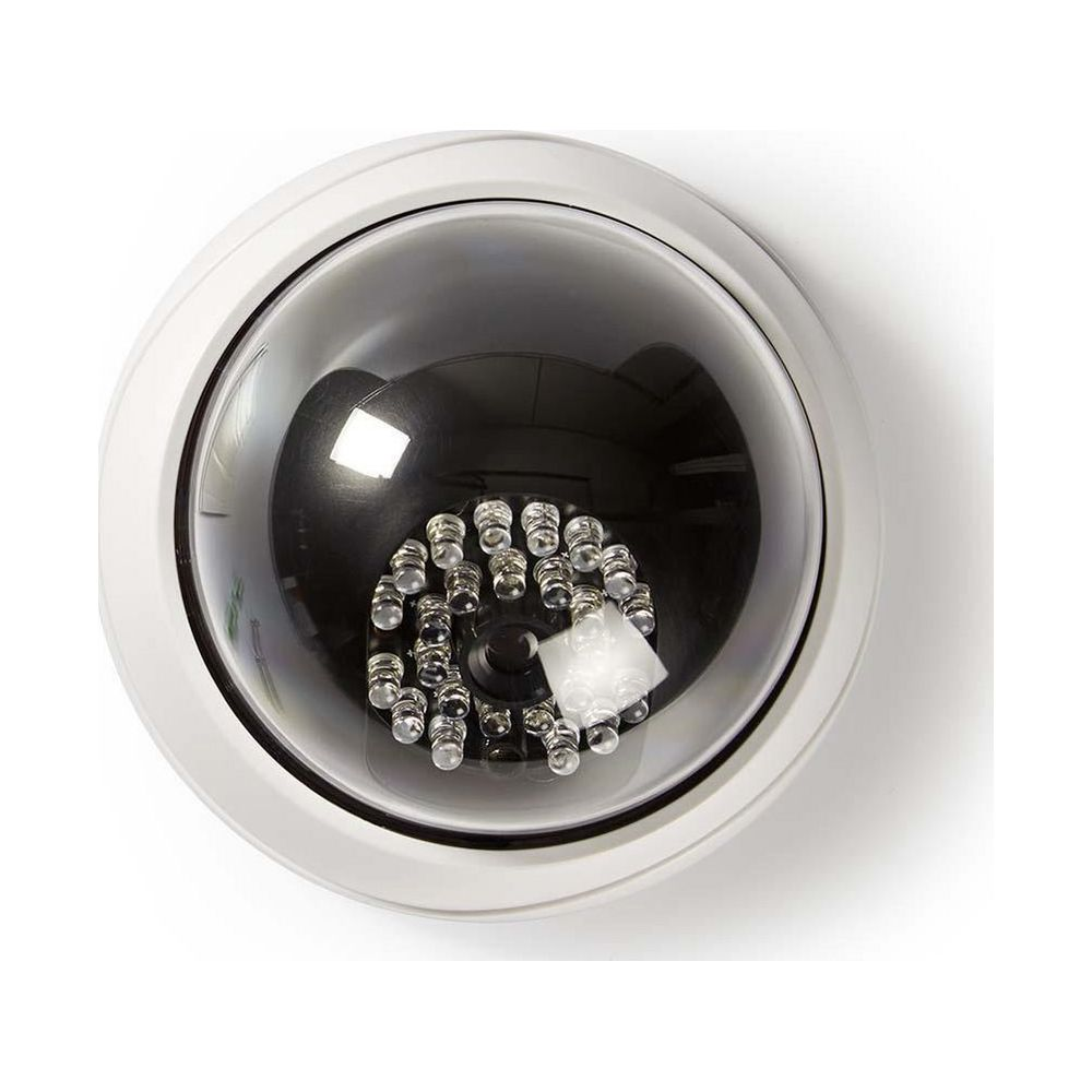 Eine weiße Dome-Überwachungskamera mit vielen LEDs im dunklen Objektiv.