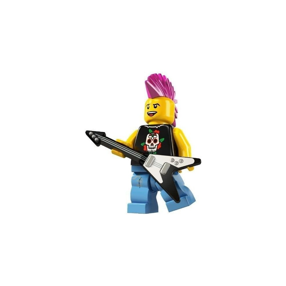 Pembe mohawk saçlı Lego minfigür, kuru kafalı siyah tişört, mavi pantolon, gitar tutuyor.