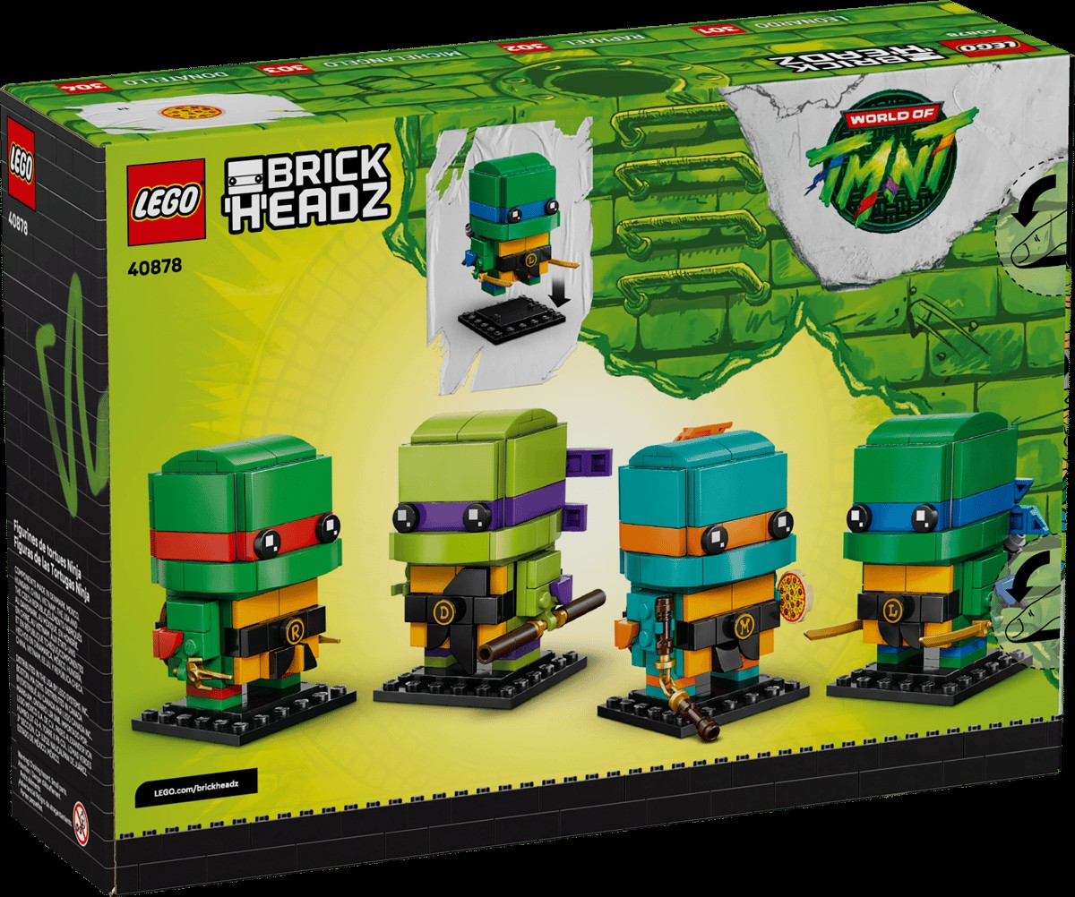 Dört figürlü LEGO BrickHeadz Ninja Kaplumbağalar seti siyah tabanlar üzerinde.
