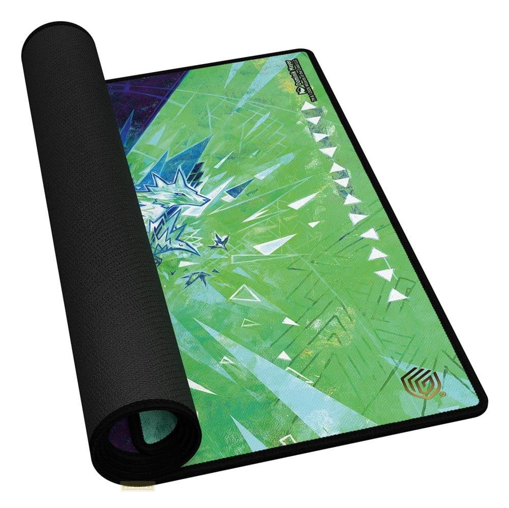 Le dessous d'un tapis de souris noir enroulé montrant un motif vert avec un loup bleu.