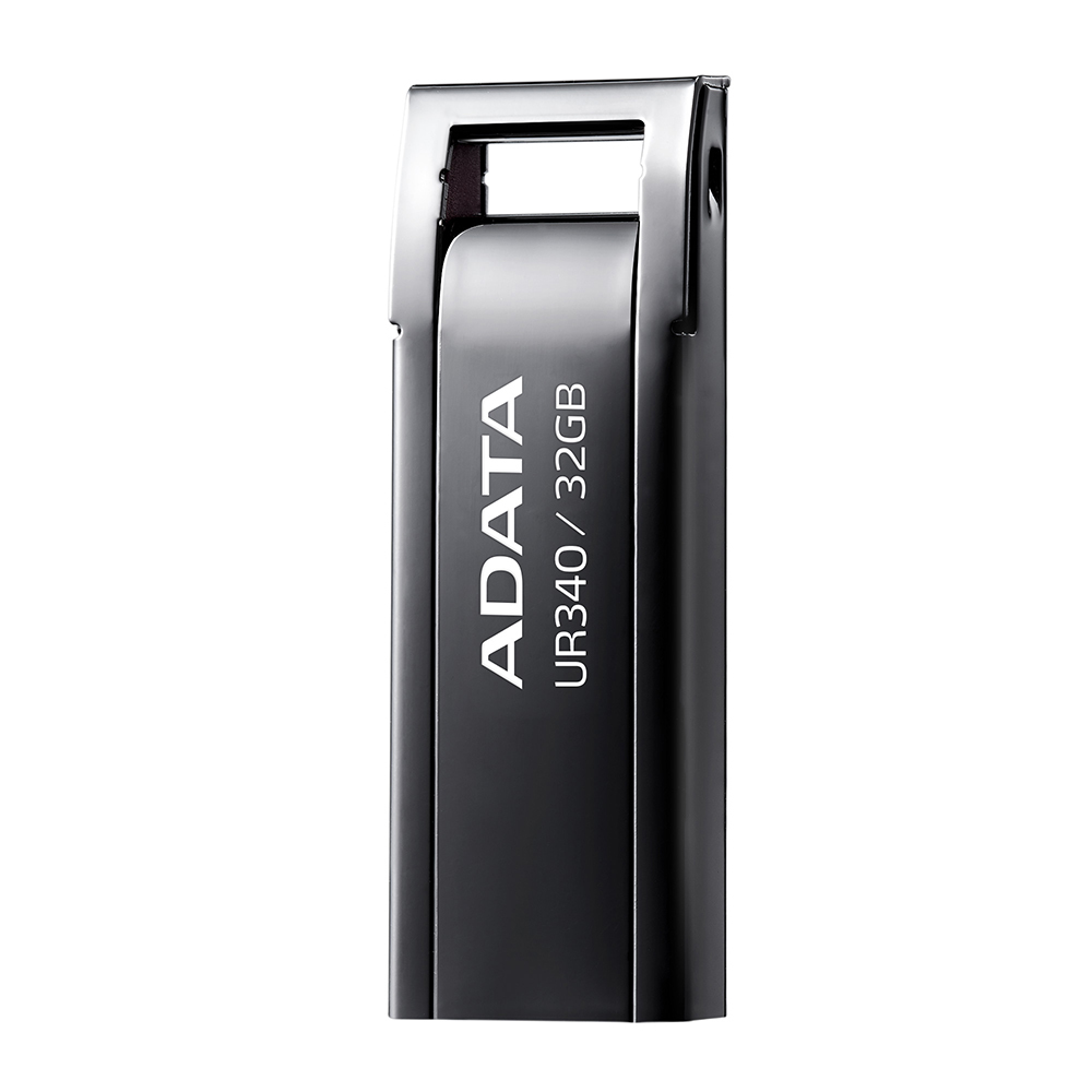 Ein schwarzer ADATA UR340 32GB USB-Stick mit silbernem Gehäuse.