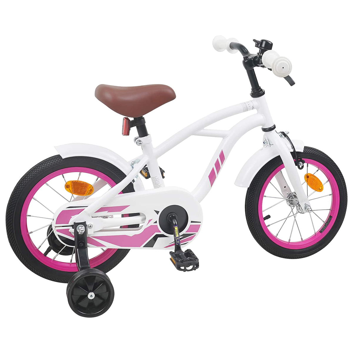 Ein weißes Kinderfahrrad mit pinken Akzenten, Stützrädern und braunem Sattel.