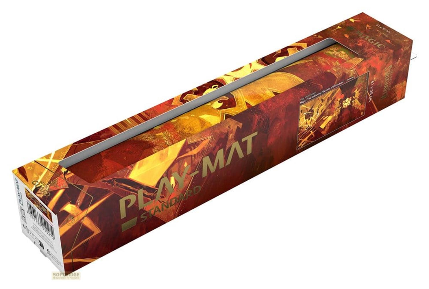 Scatola per tappetino da gioco con motivi rossi e dorati, etichettata "PLAY MAT".