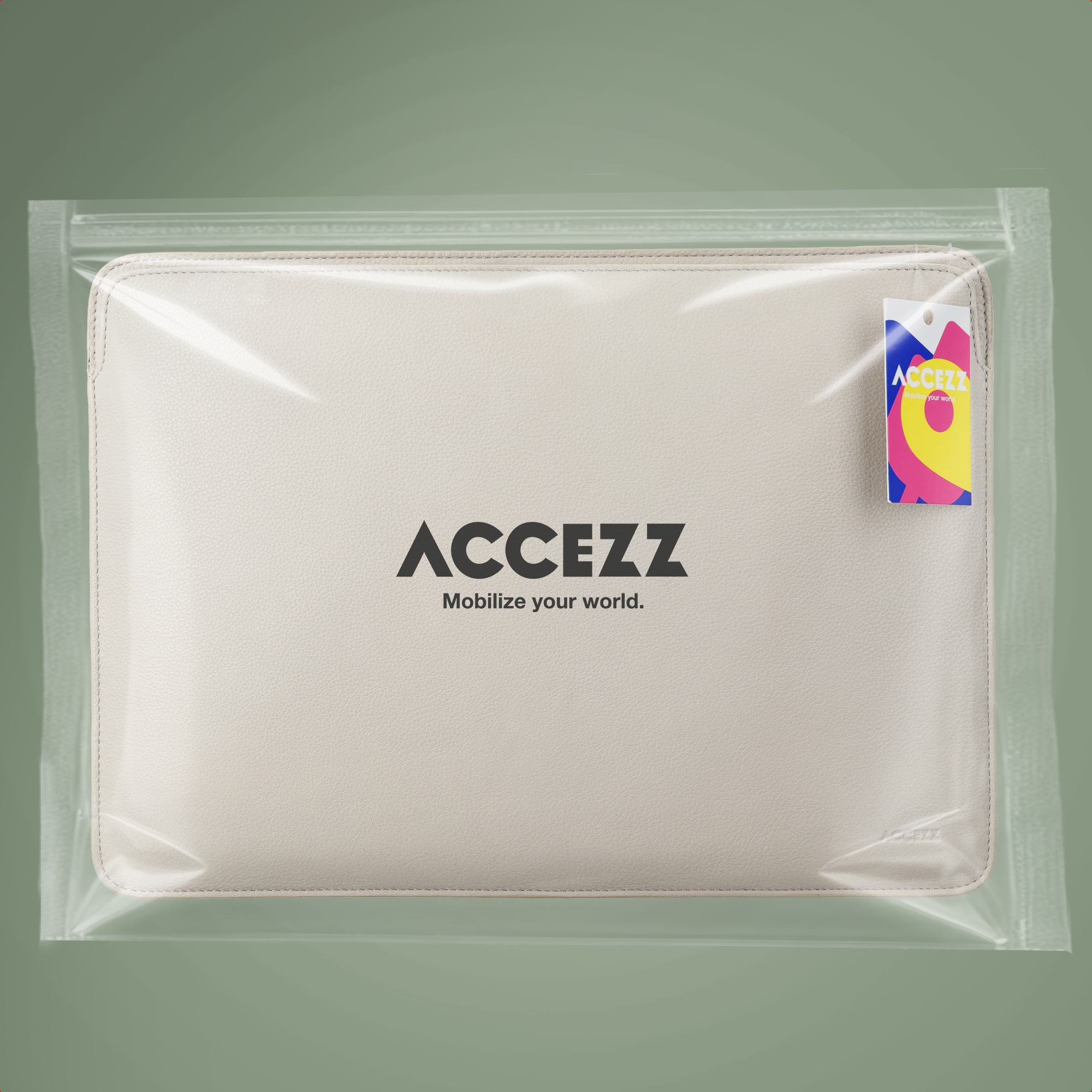 Eine hellgraue Laptoptasche mit dem ACEZZ-Logo in einem durchsichtigen Beutel.